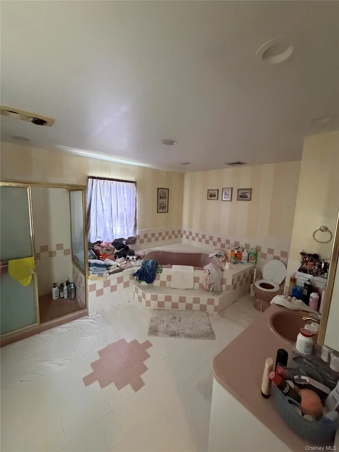 6 Melton Drive, Hempstead, NY, 7 Bedrooms Bedrooms, 16 Rooms Rooms,3 BathroomsBathrooms,Residential,For Rent,Melton,0,1051335 6 Melton Drive, Hempstead, NY, 7 Bedrooms Bedrooms, 16 Rooms Rooms,3 BathroomsBathrooms,Residential,For Rent,Melton,0,1051335