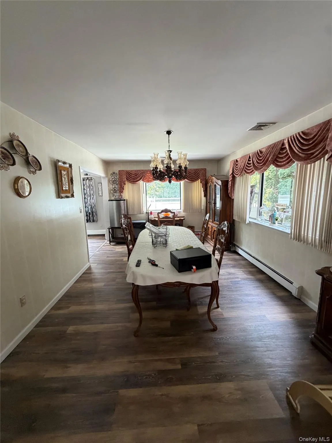 6 Melton Drive, Hempstead, NY, 7 Bedrooms Bedrooms, 16 Rooms Rooms,3 BathroomsBathrooms,Residential,For Rent,Melton,0,1051335 6 Melton Drive, Hempstead, NY, 7 Bedrooms Bedrooms, 16 Rooms Rooms,3 BathroomsBathrooms,Residential,For Rent,Melton,0,1051335