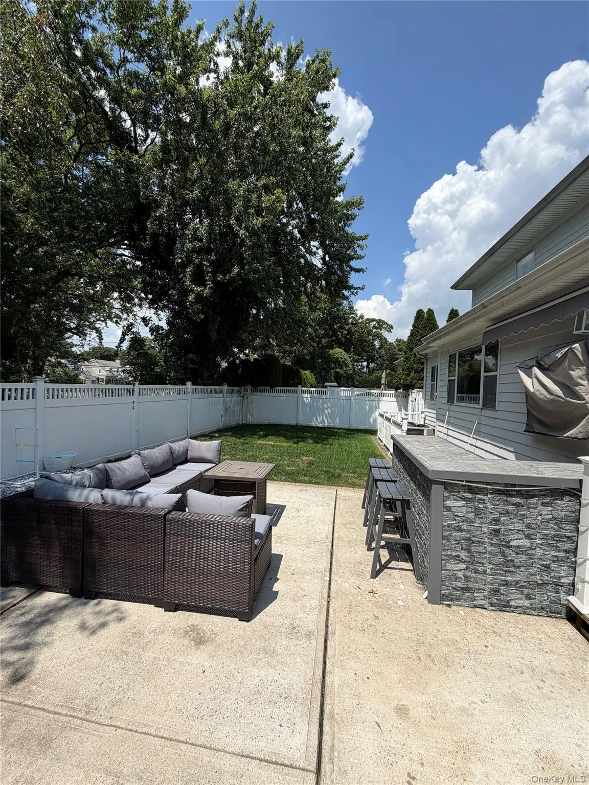 6 Melton Drive, Hempstead, NY, 7 Bedrooms Bedrooms, 16 Rooms Rooms,3 BathroomsBathrooms,Residential,For Rent,Melton,0,1051335 6 Melton Drive, Hempstead, NY, 7 Bedrooms Bedrooms, 16 Rooms Rooms,3 BathroomsBathrooms,Residential,For Rent,Melton,0,1051335