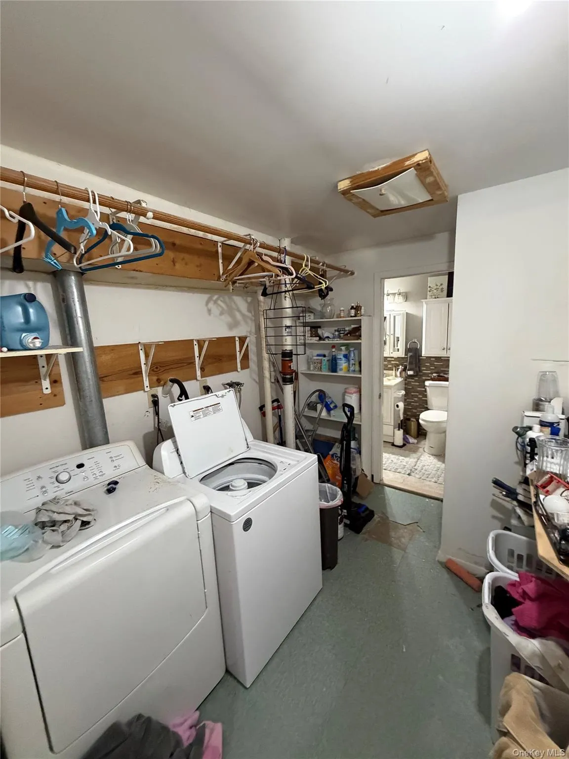 6 Melton Drive, Hempstead, NY, 7 Bedrooms Bedrooms, 16 Rooms Rooms,3 BathroomsBathrooms,Residential,For Rent,Melton,0,1051335 6 Melton Drive, Hempstead, NY, 7 Bedrooms Bedrooms, 16 Rooms Rooms,3 BathroomsBathrooms,Residential,For Rent,Melton,0,1051335