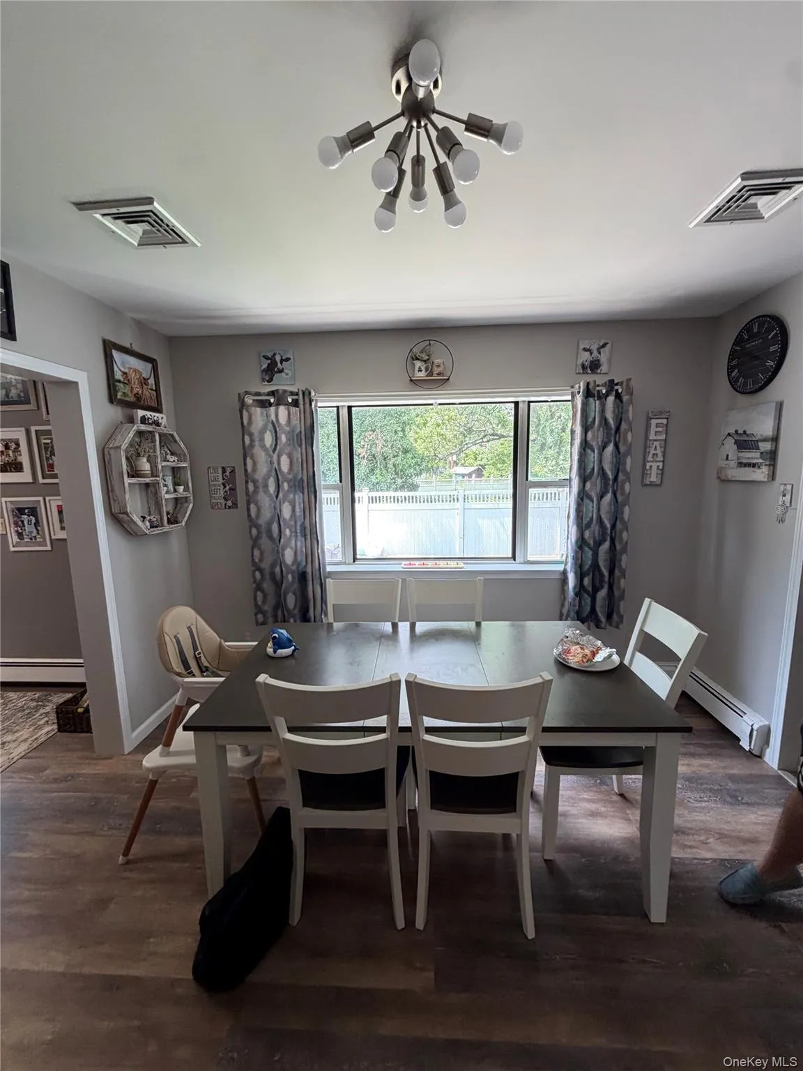6 Melton Drive, Hempstead, NY, 7 Bedrooms Bedrooms, 16 Rooms Rooms,3 BathroomsBathrooms,Residential,For Rent,Melton,0,1051335 6 Melton Drive, Hempstead, NY, 7 Bedrooms Bedrooms, 16 Rooms Rooms,3 BathroomsBathrooms,Residential,For Rent,Melton,0,1051335