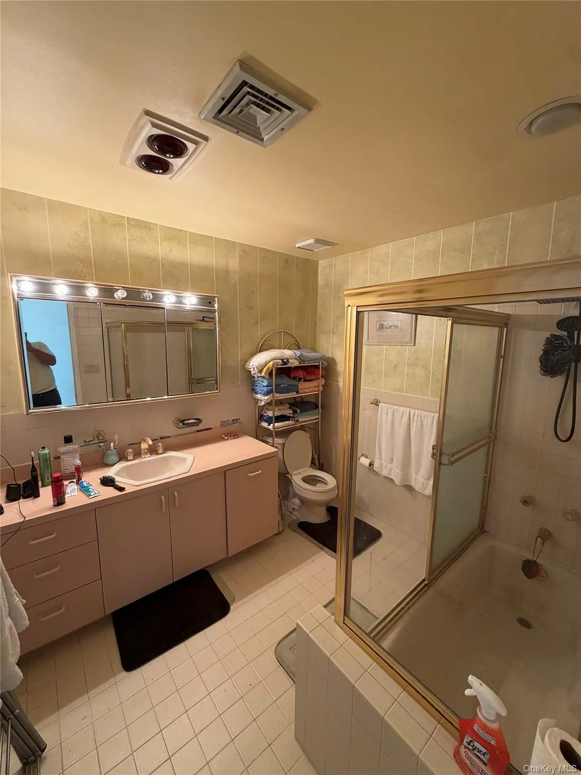 6 Melton Drive, Hempstead, NY, 7 Bedrooms Bedrooms, 16 Rooms Rooms,3 BathroomsBathrooms,Residential,For Rent,Melton,0,1051335 6 Melton Drive, Hempstead, NY, 7 Bedrooms Bedrooms, 16 Rooms Rooms,3 BathroomsBathrooms,Residential,For Rent,Melton,0,1051335