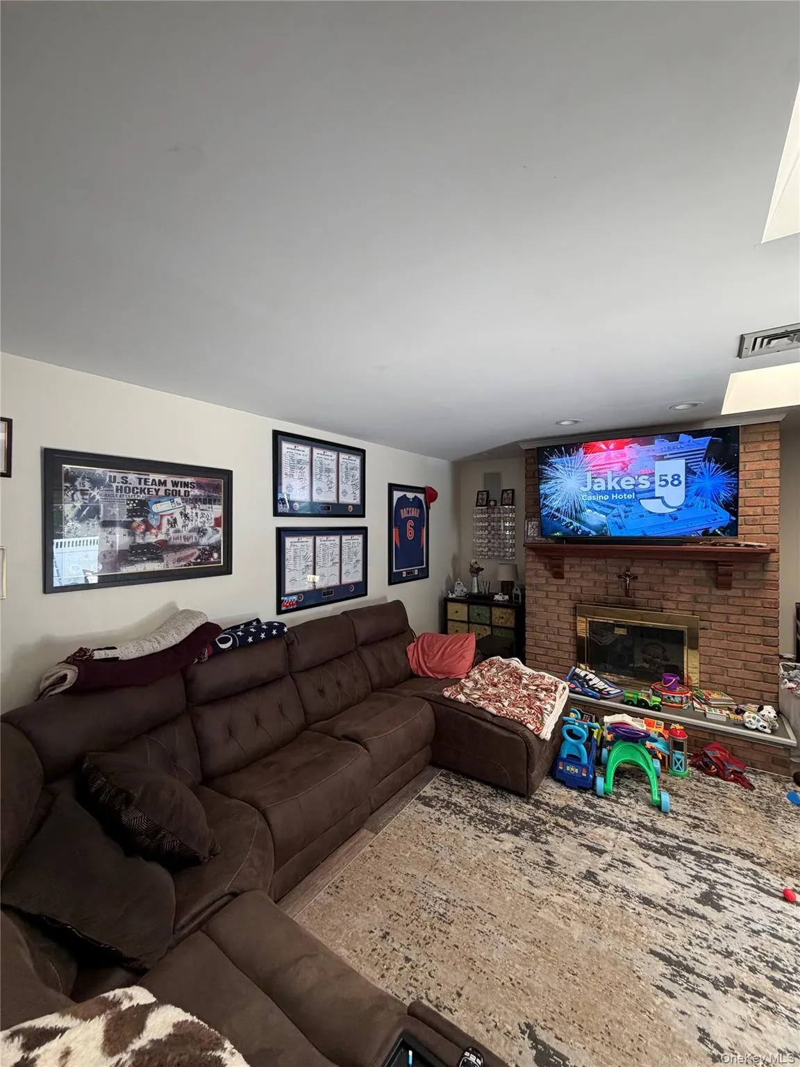 6 Melton Drive, Hempstead, NY, 7 Bedrooms Bedrooms, 16 Rooms Rooms,3 BathroomsBathrooms,Residential,For Rent,Melton,0,1051335 6 Melton Drive, Hempstead, NY, 7 Bedrooms Bedrooms, 16 Rooms Rooms,3 BathroomsBathrooms,Residential,For Rent,Melton,0,1051335