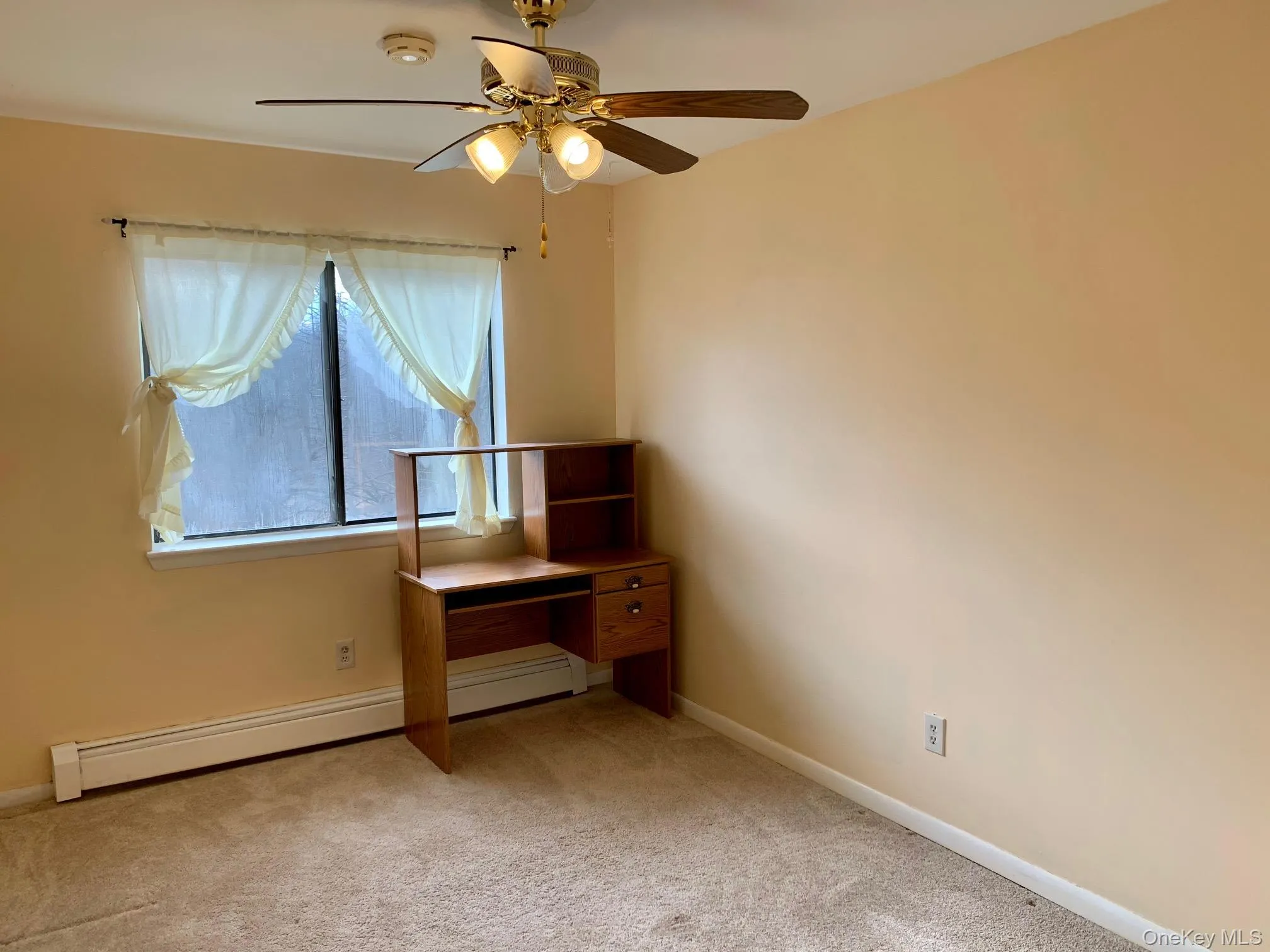 384 Concord Lane, Middletown, NY, 2 Bedrooms Bedrooms, 6 Rooms Rooms,2 BathroomsBathrooms,Residential Lease,For Rent,Concord,0,1051336 384 Concord Lane, Middletown, NY, 2 Bedrooms Bedrooms, 6 Rooms Rooms,2 BathroomsBathrooms,Residential Lease,For Rent,Concord,0,1051336