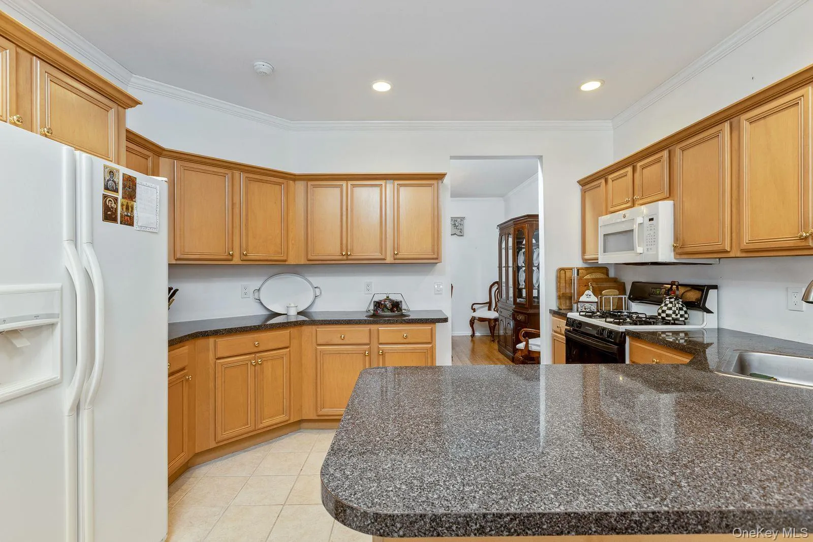 31 Willow Wood Drive, Brookhaven, NY, 2 Bedrooms Bedrooms, 6 Rooms Rooms,2 BathroomsBathrooms,Residential,For Rent,Willow Wood,0,1051337 31 Willow Wood Drive, Brookhaven, NY, 2 Bedrooms Bedrooms, 6 Rooms Rooms,2 BathroomsBathrooms,Residential,For Rent,Willow Wood,0,1051337