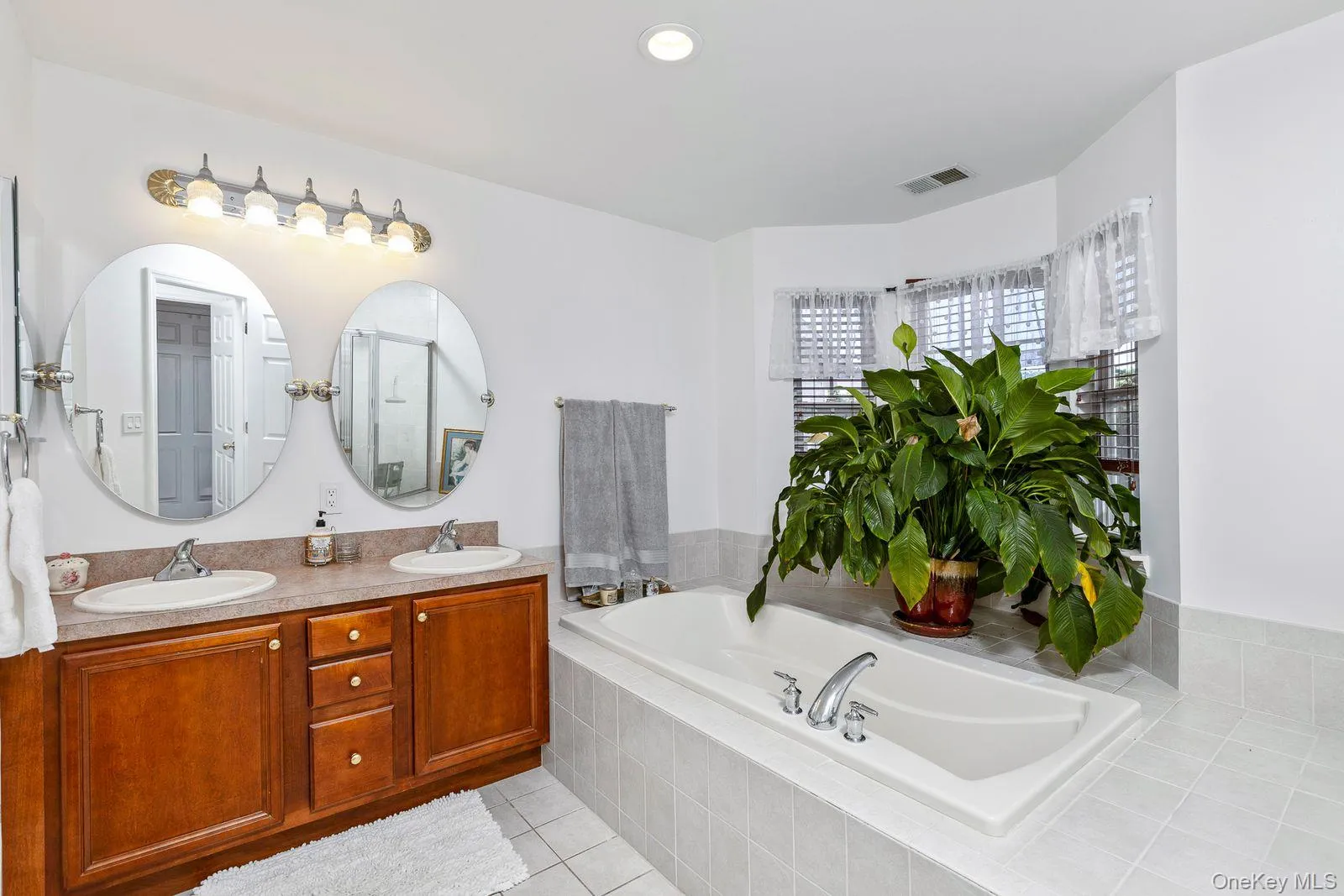 31 Willow Wood Drive, Brookhaven, NY, 2 Bedrooms Bedrooms, 6 Rooms Rooms,2 BathroomsBathrooms,Residential,For Rent,Willow Wood,0,1051337 31 Willow Wood Drive, Brookhaven, NY, 2 Bedrooms Bedrooms, 6 Rooms Rooms,2 BathroomsBathrooms,Residential,For Rent,Willow Wood,0,1051337