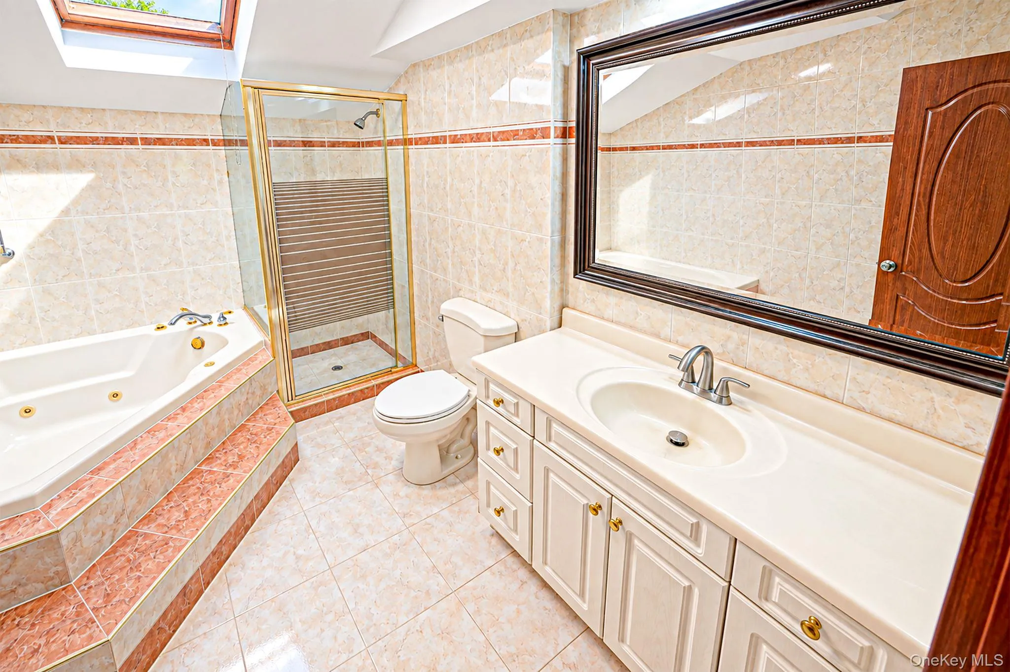 Master Bathroom Master Bathroom