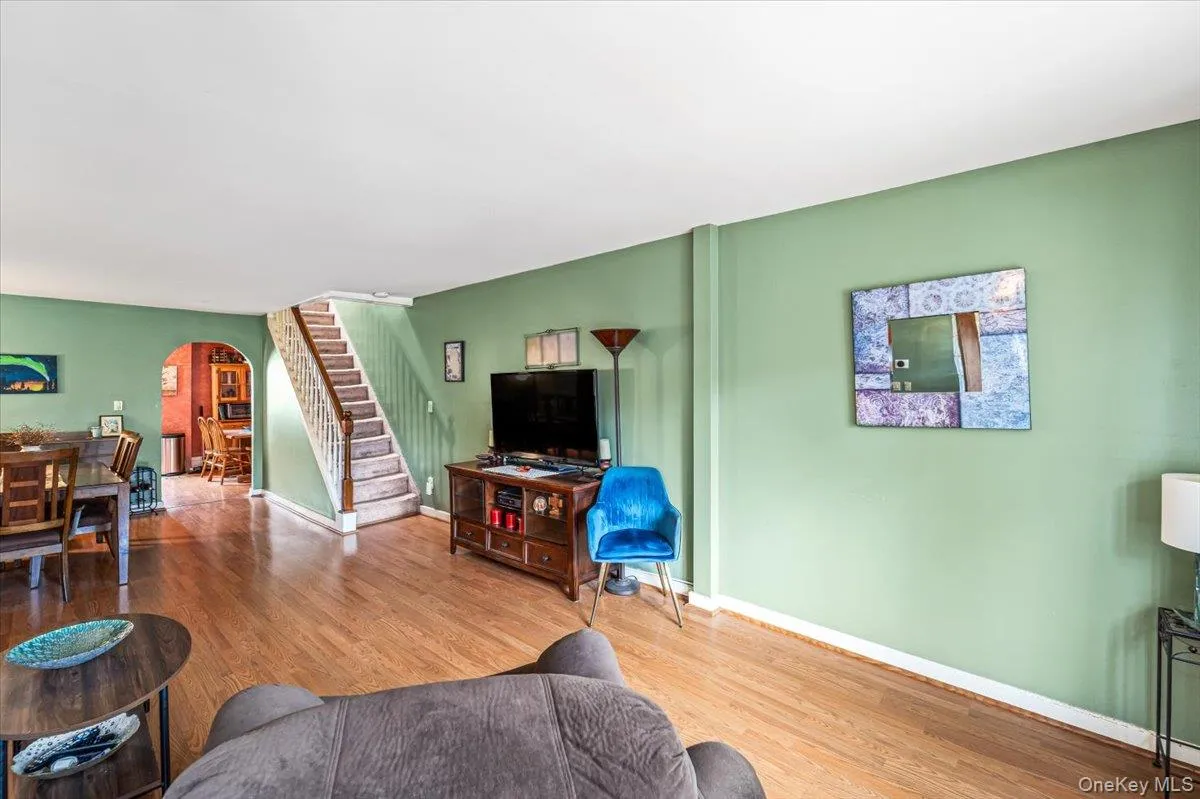 201-13 34th Avenue, New York, NY, 3 Bedrooms Bedrooms, 6 Rooms Rooms,1 BathroomBathrooms,Residential,For Rent,34th,0,1051348 201-13 34th Avenue, New York, NY, 3 Bedrooms Bedrooms, 6 Rooms Rooms,1 BathroomBathrooms,Residential,For Rent,34th,0,1051348