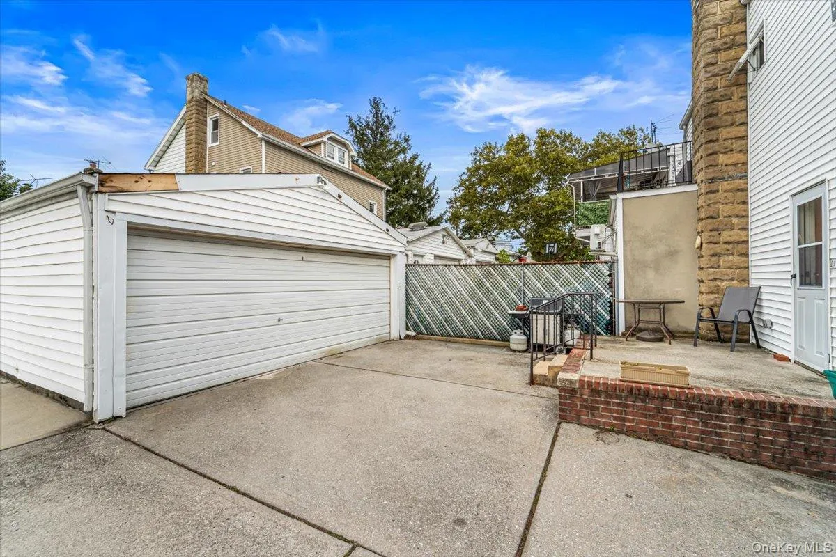 201-13 34th Avenue, New York, NY, 3 Bedrooms Bedrooms, 6 Rooms Rooms,1 BathroomBathrooms,Residential,For Rent,34th,0,1051348 201-13 34th Avenue, New York, NY, 3 Bedrooms Bedrooms, 6 Rooms Rooms,1 BathroomBathrooms,Residential,For Rent,34th,0,1051348