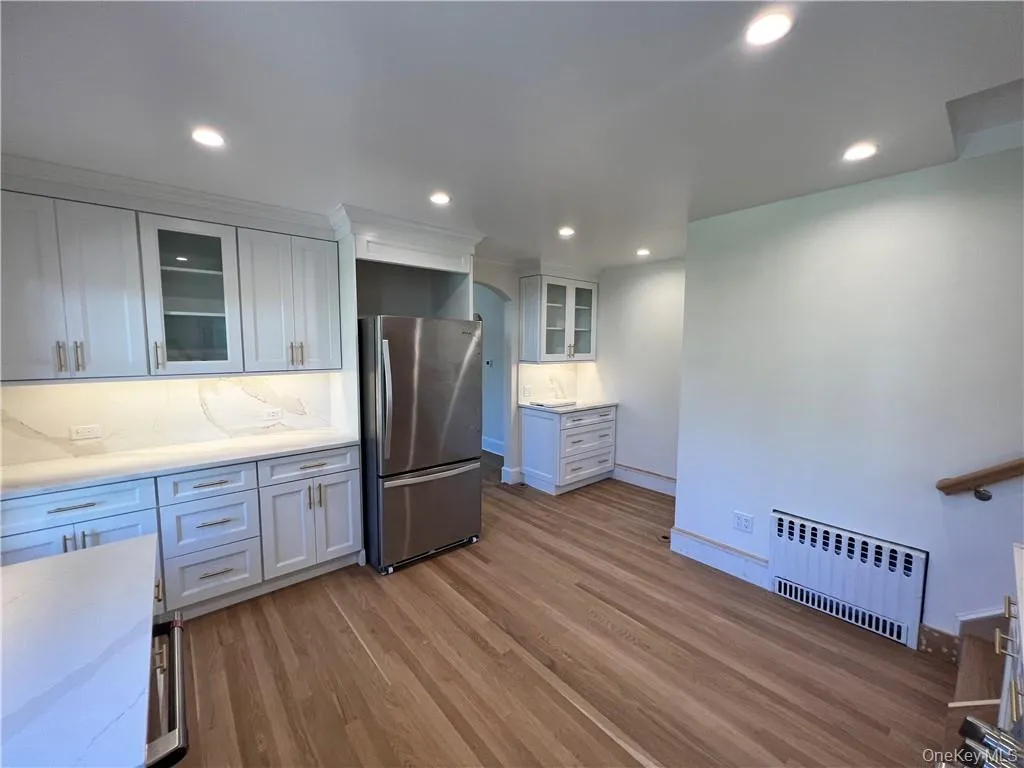 88 Hartsdale Avenue, White Plains, NY, 5 Bedrooms Bedrooms, 9 Rooms Rooms,3 BathroomsBathrooms,Residential Lease,For Rent,Hartsdale,0,1051353 88 Hartsdale Avenue, White Plains, NY, 5 Bedrooms Bedrooms, 9 Rooms Rooms,3 BathroomsBathrooms,Residential Lease,For Rent,Hartsdale,0,1051353