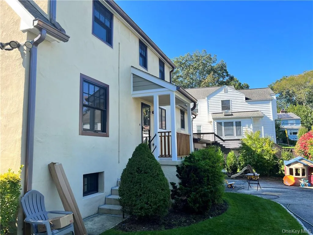 88 Hartsdale Avenue, White Plains, NY, 5 Bedrooms Bedrooms, 9 Rooms Rooms,3 BathroomsBathrooms,Residential Lease,For Rent,Hartsdale,0,1051353 88 Hartsdale Avenue, White Plains, NY, 5 Bedrooms Bedrooms, 9 Rooms Rooms,3 BathroomsBathrooms,Residential Lease,For Rent,Hartsdale,0,1051353