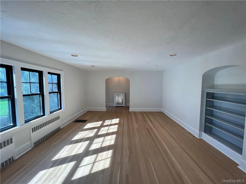 88 Hartsdale Avenue, White Plains, NY, 5 Bedrooms Bedrooms, 9 Rooms Rooms,3 BathroomsBathrooms,Residential Lease,For Rent,Hartsdale,0,1051353 88 Hartsdale Avenue, White Plains, NY, 5 Bedrooms Bedrooms, 9 Rooms Rooms,3 BathroomsBathrooms,Residential Lease,For Rent,Hartsdale,0,1051353