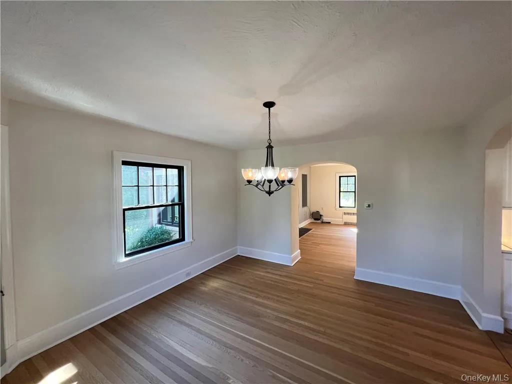 88 Hartsdale Avenue, White Plains, NY, 5 Bedrooms Bedrooms, 9 Rooms Rooms,3 BathroomsBathrooms,Residential Lease,For Rent,Hartsdale,0,1051353 88 Hartsdale Avenue, White Plains, NY, 5 Bedrooms Bedrooms, 9 Rooms Rooms,3 BathroomsBathrooms,Residential Lease,For Rent,Hartsdale,0,1051353