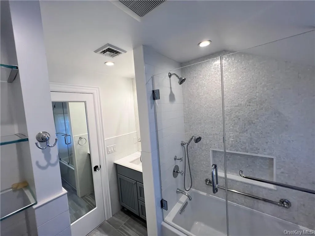88 Hartsdale Avenue, White Plains, NY, 5 Bedrooms Bedrooms, 9 Rooms Rooms,3 BathroomsBathrooms,Residential Lease,For Rent,Hartsdale,0,1051353 88 Hartsdale Avenue, White Plains, NY, 5 Bedrooms Bedrooms, 9 Rooms Rooms,3 BathroomsBathrooms,Residential Lease,For Rent,Hartsdale,0,1051353