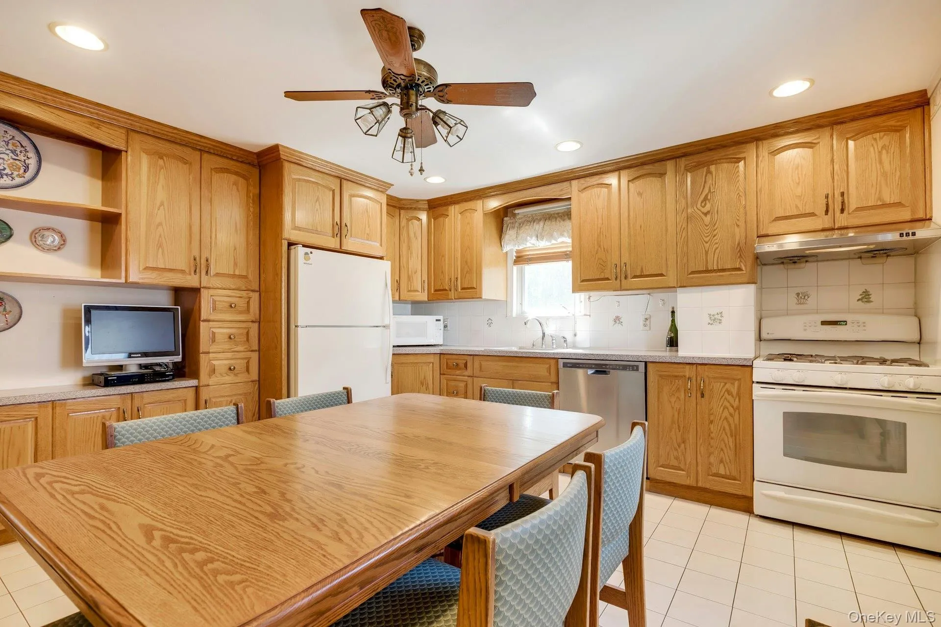 59 11th Street, Oyster Bay, NY, 3 Bedrooms Bedrooms, 8 Rooms Rooms,2 BathroomsBathrooms,Residential,For Rent,11th,0,1051358 59 11th Street, Oyster Bay, NY, 3 Bedrooms Bedrooms, 8 Rooms Rooms,2 BathroomsBathrooms,Residential,For Rent,11th,0,1051358