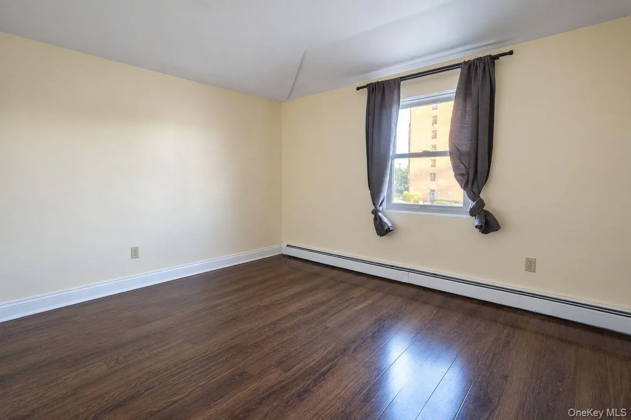 16504 Sayres Avenue, New York, NY, 3 Bedrooms Bedrooms, 5 Rooms Rooms,1 BathroomBathrooms,Residential Lease,For Rent,Sayres,0,1051367 16504 Sayres Avenue, New York, NY, 3 Bedrooms Bedrooms, 5 Rooms Rooms,1 BathroomBathrooms,Residential Lease,For Rent,Sayres,0,1051367