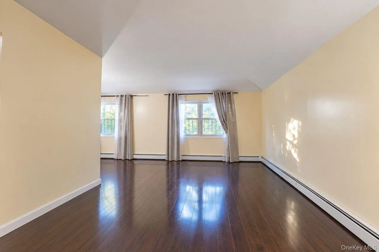 16504 Sayres Avenue, New York, NY, 3 Bedrooms Bedrooms, 5 Rooms Rooms,1 BathroomBathrooms,Residential Lease,For Rent,Sayres,0,1051367 16504 Sayres Avenue, New York, NY, 3 Bedrooms Bedrooms, 5 Rooms Rooms,1 BathroomBathrooms,Residential Lease,For Rent,Sayres,0,1051367
