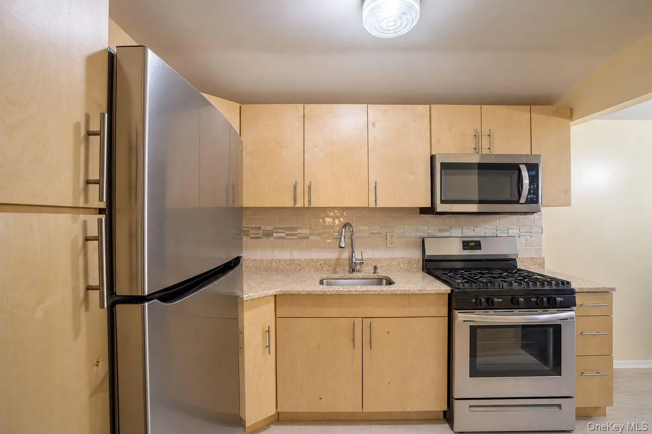 16504 Sayres Avenue, New York, NY, 3 Bedrooms Bedrooms, 5 Rooms Rooms,1 BathroomBathrooms,Residential Lease,For Rent,Sayres,0,1051367 16504 Sayres Avenue, New York, NY, 3 Bedrooms Bedrooms, 5 Rooms Rooms,1 BathroomBathrooms,Residential Lease,For Rent,Sayres,0,1051367