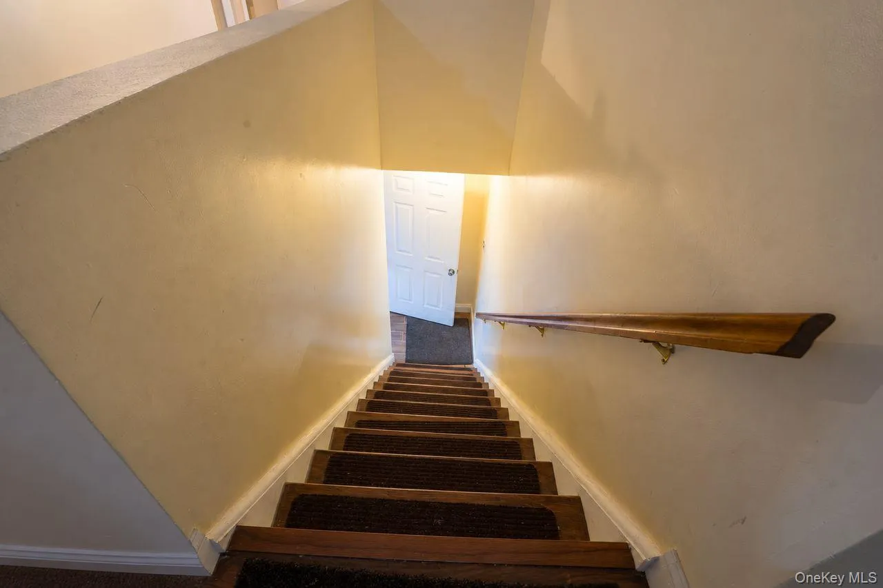 16504 Sayres Avenue, New York, NY, 3 Bedrooms Bedrooms, 5 Rooms Rooms,1 BathroomBathrooms,Residential Lease,For Rent,Sayres,0,1051367 16504 Sayres Avenue, New York, NY, 3 Bedrooms Bedrooms, 5 Rooms Rooms,1 BathroomBathrooms,Residential Lease,For Rent,Sayres,0,1051367