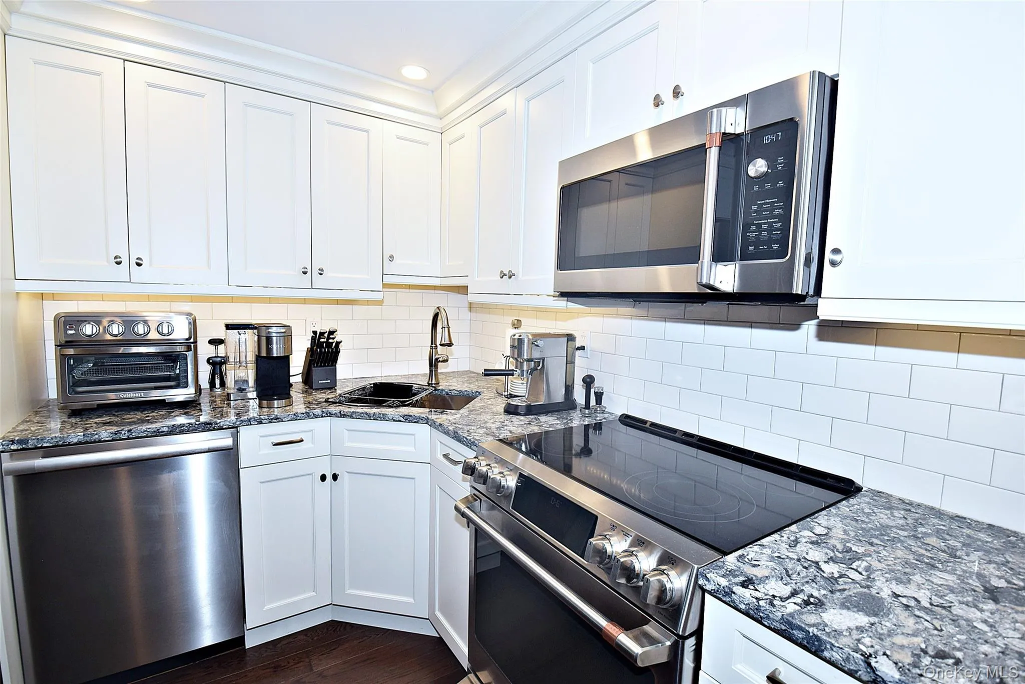 111 Cherry Valley Avenue, Hempstead, NY, 1 Bedroom Bedrooms, 3 Rooms Rooms,1 BathroomBathrooms,Residential Lease,For Rent,Cherry Valley,0,1051374 111 Cherry Valley Avenue, Hempstead, NY, 1 Bedroom Bedrooms, 3 Rooms Rooms,1 BathroomBathrooms,Residential Lease,For Rent,Cherry Valley,0,1051374