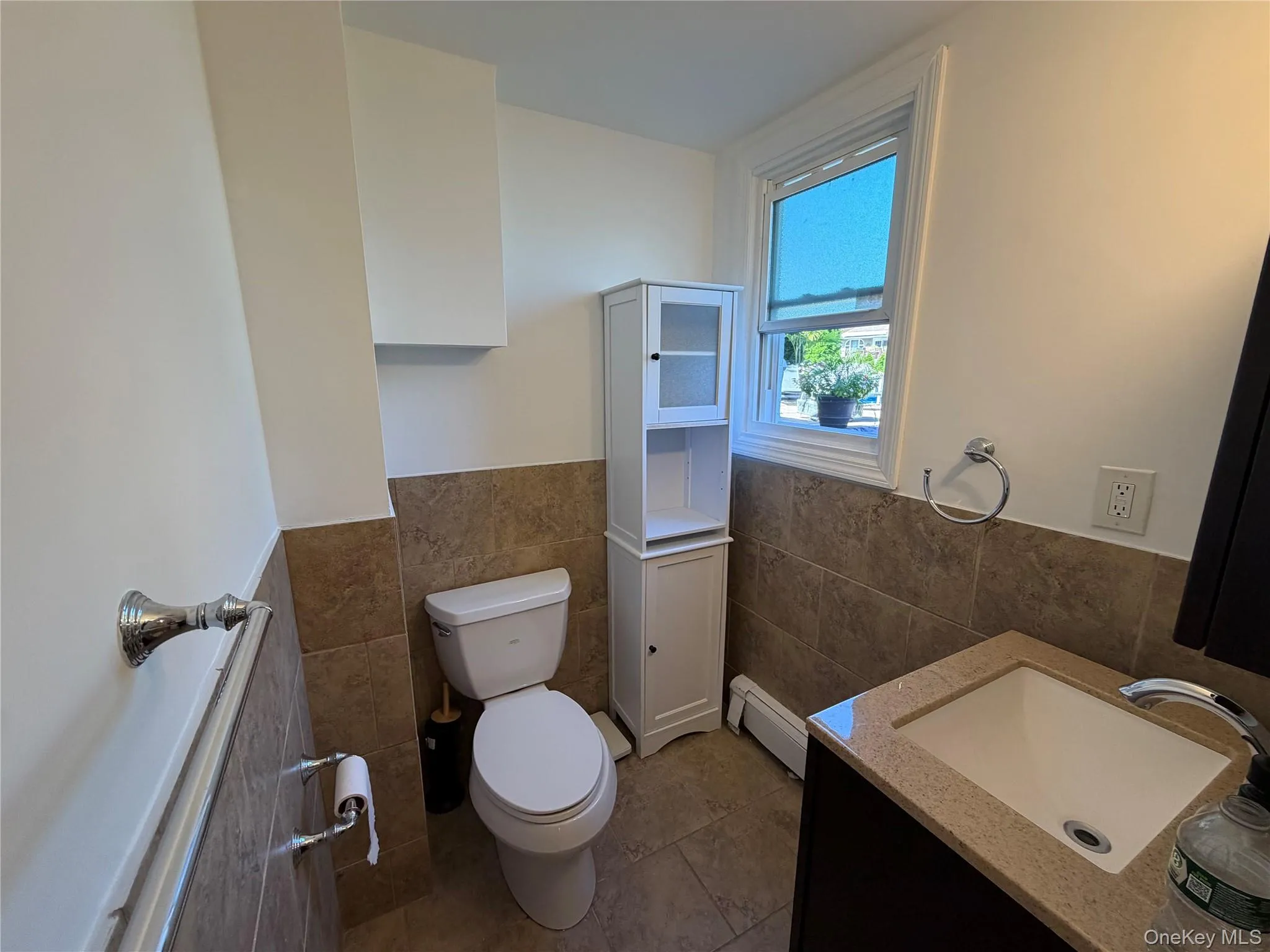 1967 Decatur Avenue, Hempstead, NY, 1 Bedroom Bedrooms, 4 Room Rooms,1 BathroomBathrooms,Residential Lease,For Rent,Decatur,0,1051375 1967 Decatur Avenue, Hempstead, NY, 1 Bedroom Bedrooms, 4 Room Rooms,1 BathroomBathrooms,Residential Lease,For Rent,Decatur,0,1051375
