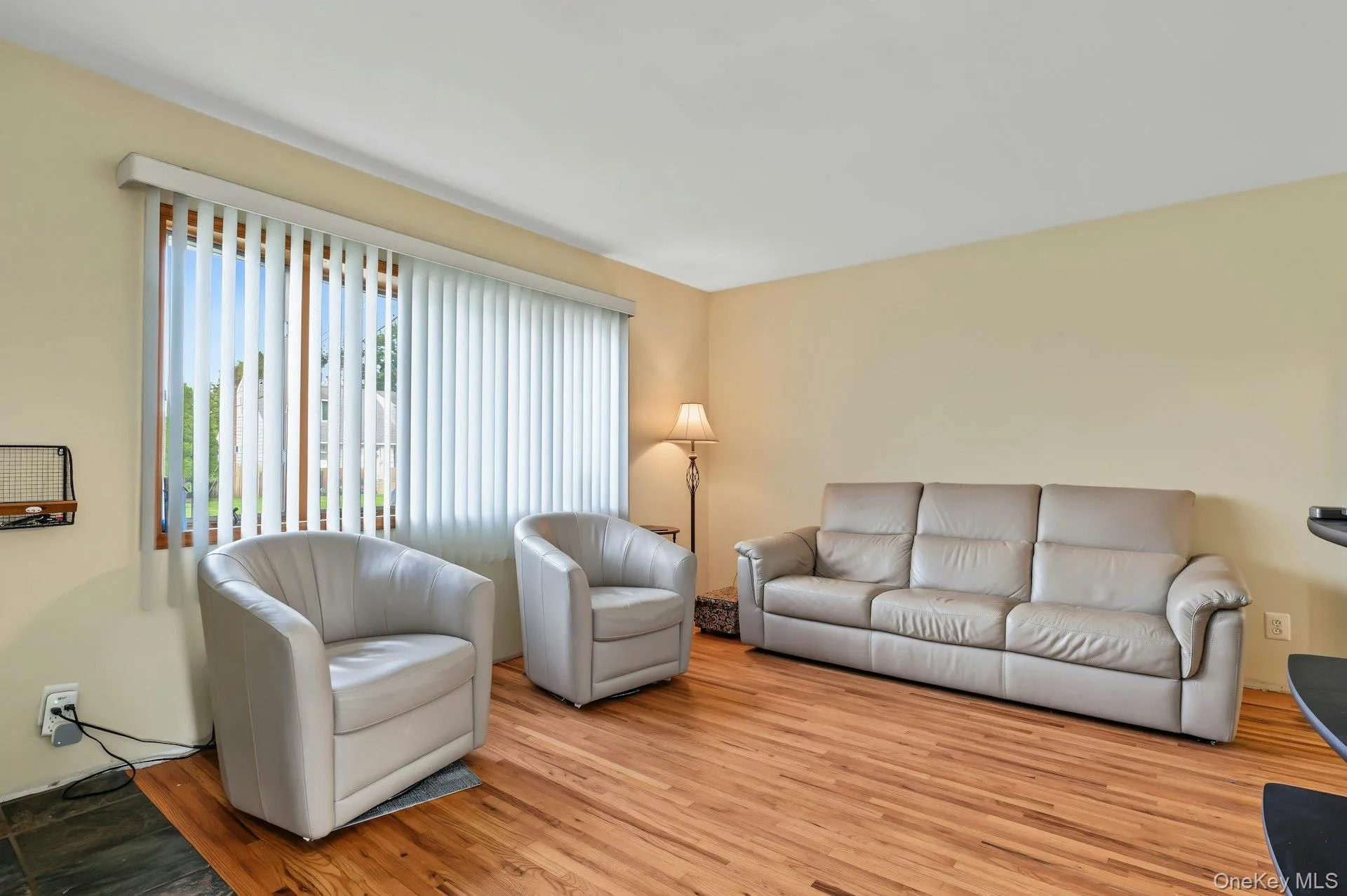 15 Scholl Drive, Oyster Bay, NY, 4 Bedrooms Bedrooms, 7 Rooms Rooms,2 BathroomsBathrooms,Residential,For Rent,Scholl,0,1051397 15 Scholl Drive, Oyster Bay, NY, 4 Bedrooms Bedrooms, 7 Rooms Rooms,2 BathroomsBathrooms,Residential,For Rent,Scholl,0,1051397