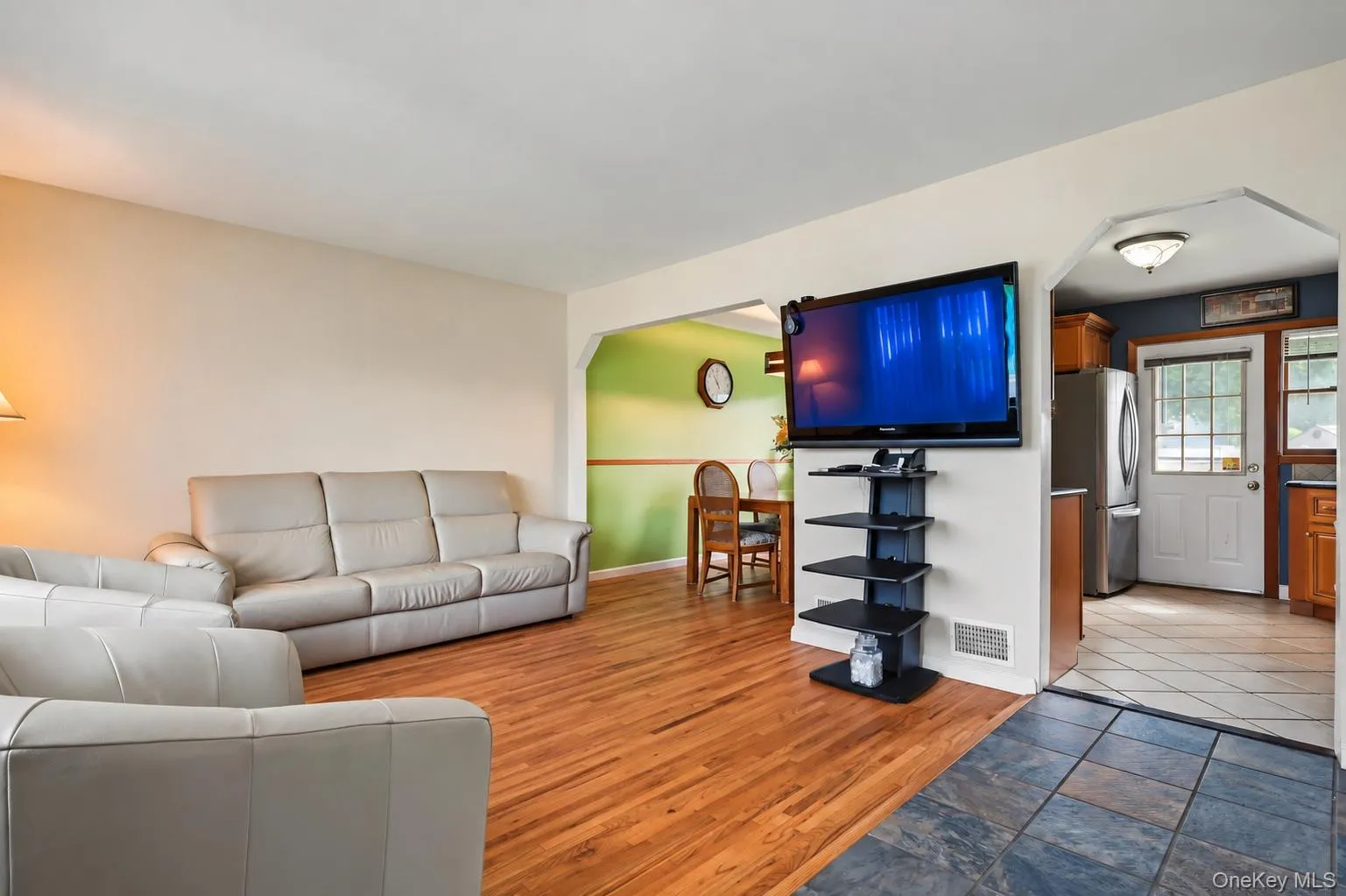 15 Scholl Drive, Oyster Bay, NY, 4 Bedrooms Bedrooms, 7 Rooms Rooms,2 BathroomsBathrooms,Residential,For Rent,Scholl,0,1051397 15 Scholl Drive, Oyster Bay, NY, 4 Bedrooms Bedrooms, 7 Rooms Rooms,2 BathroomsBathrooms,Residential,For Rent,Scholl,0,1051397