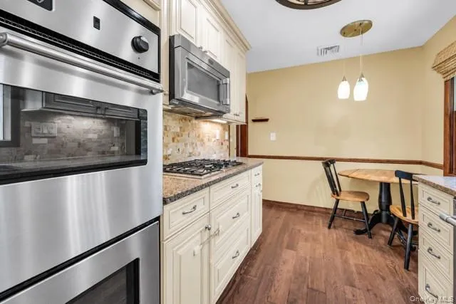 17 Hawkins Lane, Brookhaven, NY, 3 Bedrooms Bedrooms, 8 Rooms Rooms,2 BathroomsBathrooms,Residential,For Rent,Hawkins,0,1051406 17 Hawkins Lane, Brookhaven, NY, 3 Bedrooms Bedrooms, 8 Rooms Rooms,2 BathroomsBathrooms,Residential,For Rent,Hawkins,0,1051406