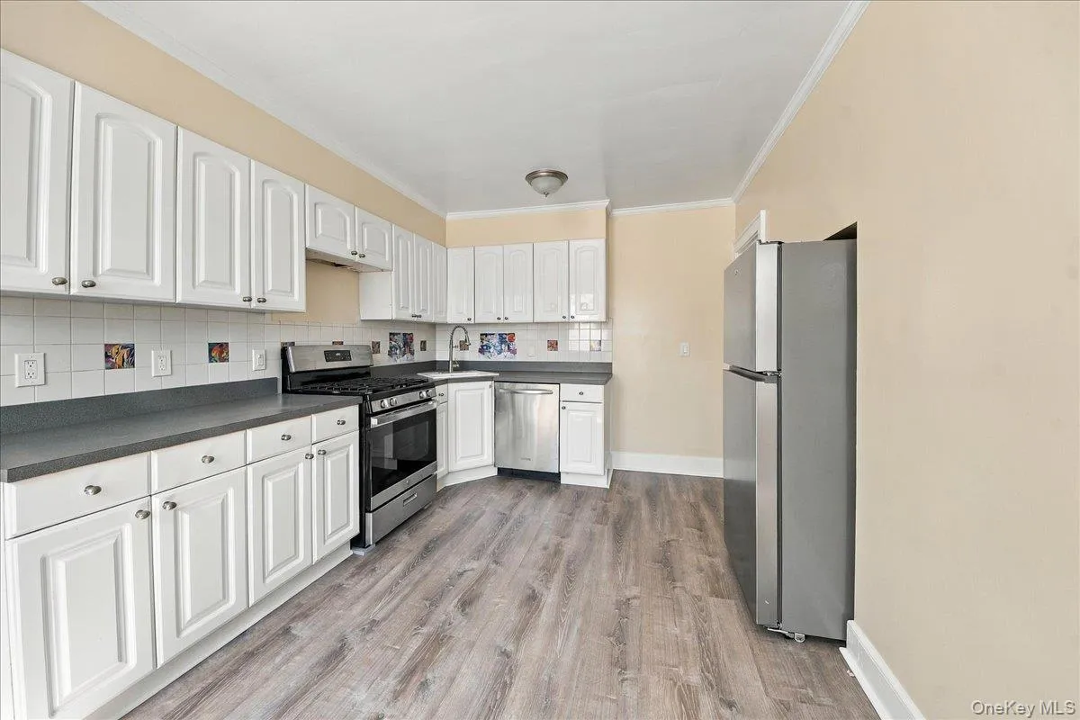 448 Fourth Avenue, Pelham, NY, 3 Bedrooms Bedrooms, 5 Rooms Rooms,1 BathroomBathrooms,Residential Lease,For Rent,Fourth Avenue,0,1051418 448 Fourth Avenue, Pelham, NY, 3 Bedrooms Bedrooms, 5 Rooms Rooms,1 BathroomBathrooms,Residential Lease,For Rent,Fourth Avenue,0,1051418