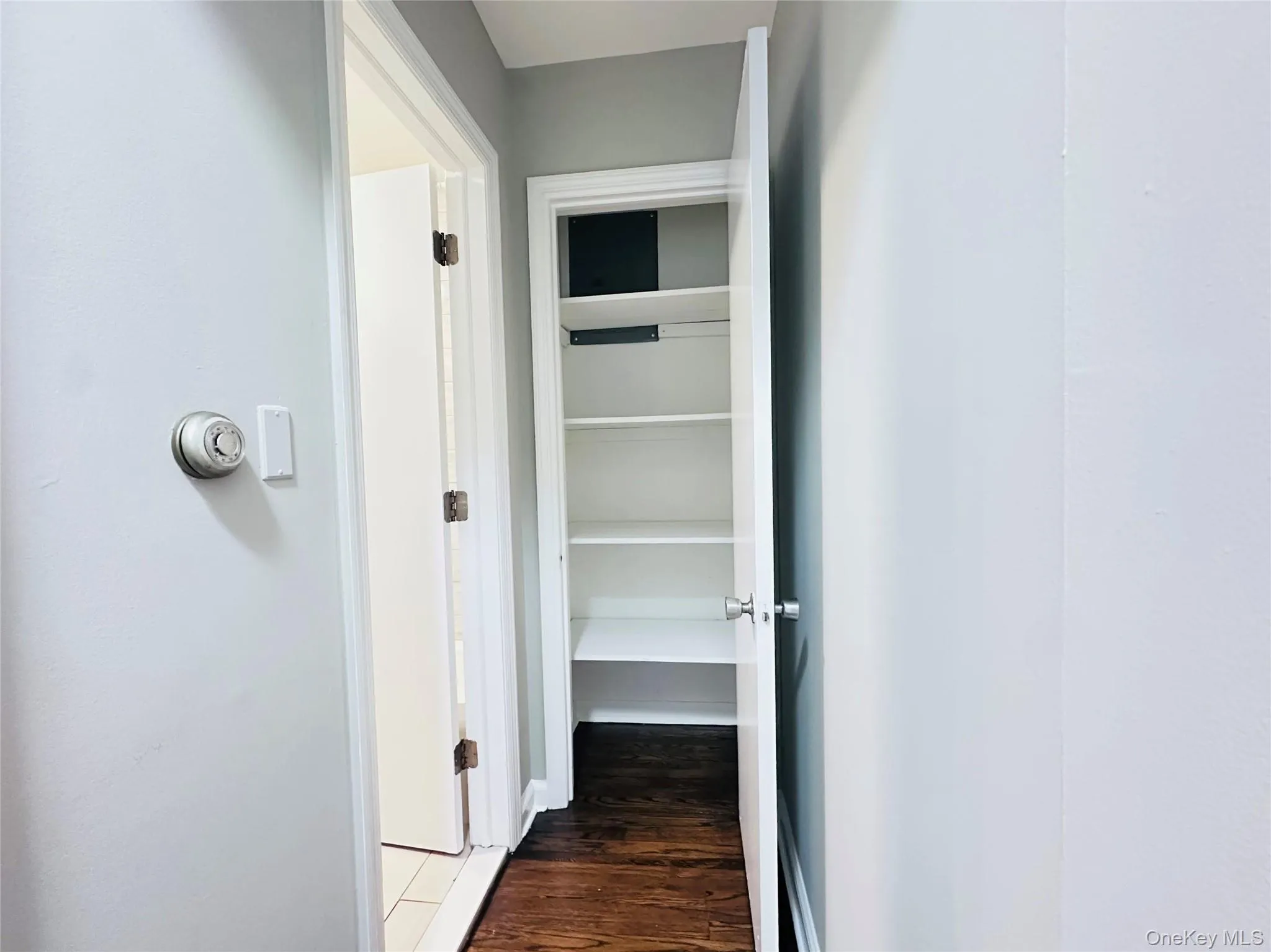 With spacious linen closet With spacious linen closet