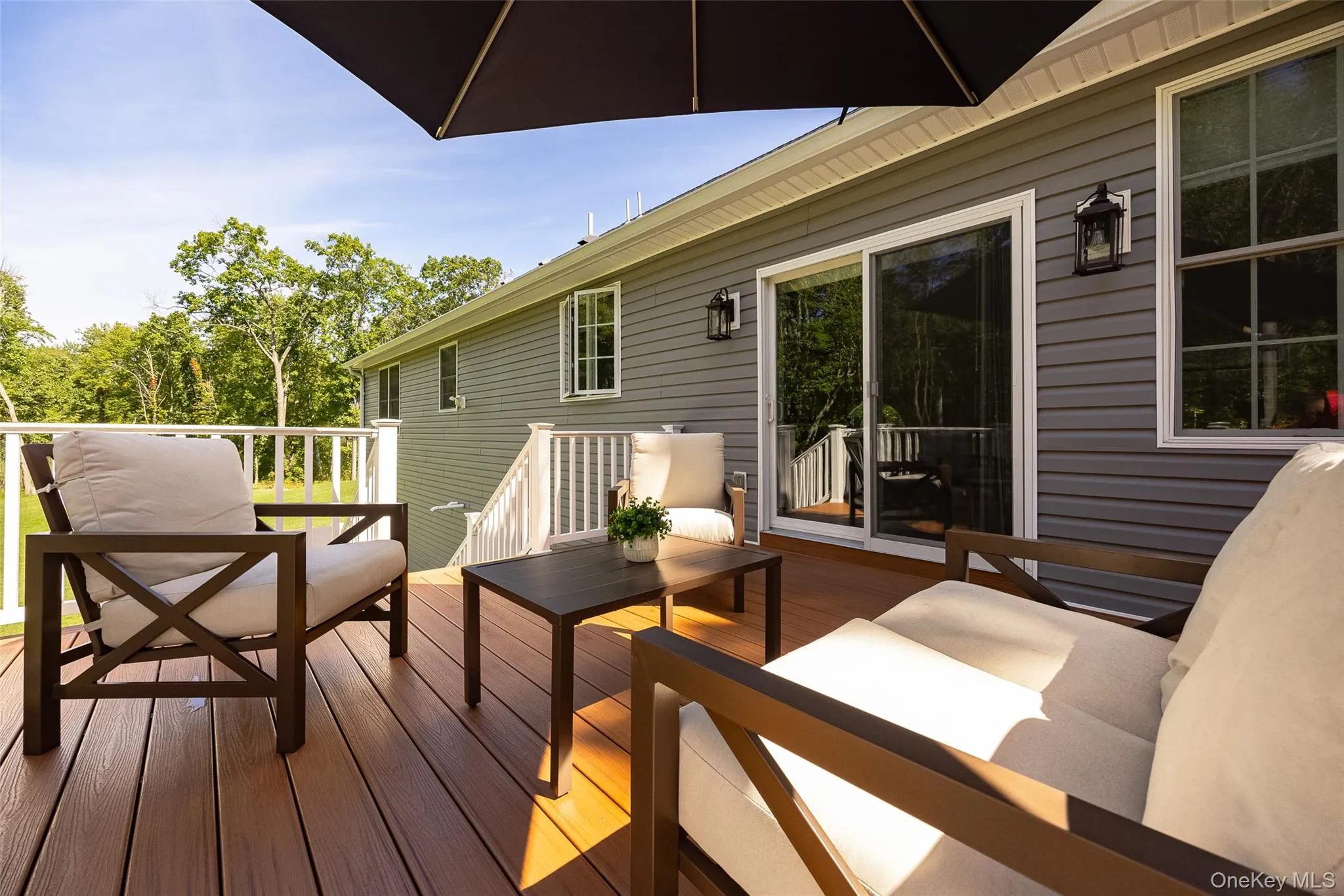 TREX material is durable and long lasting - easy maintenance TREX material is durable and long lasting - easy maintenance