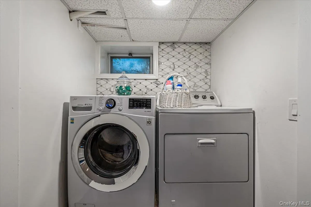 5 Ash Street, Hempstead, NY, 4 Bedrooms Bedrooms, 8 Rooms Rooms,2 BathroomsBathrooms,Residential,For Rent,Ash,0,1051422 5 Ash Street, Hempstead, NY, 4 Bedrooms Bedrooms, 8 Rooms Rooms,2 BathroomsBathrooms,Residential,For Rent,Ash,0,1051422