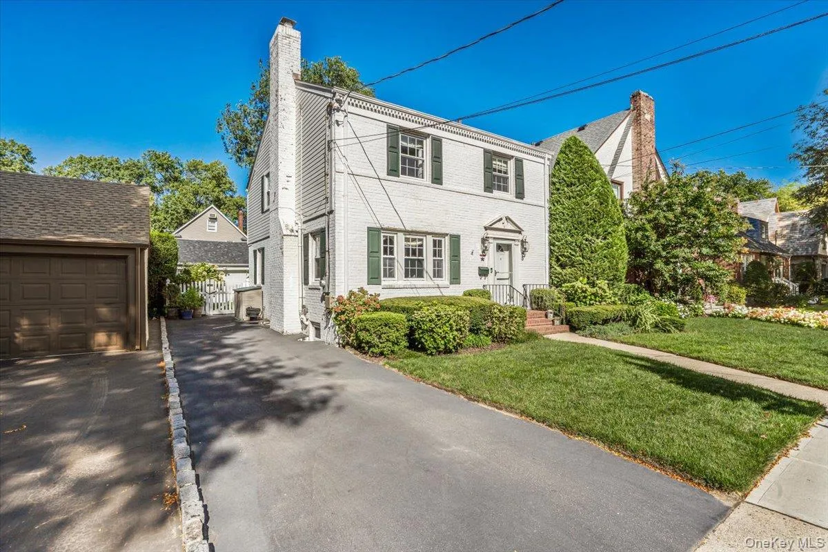 5 Ash Street, Hempstead, NY, 4 Bedrooms Bedrooms, 8 Rooms Rooms,2 BathroomsBathrooms,Residential,For Rent,Ash,0,1051422 5 Ash Street, Hempstead, NY, 4 Bedrooms Bedrooms, 8 Rooms Rooms,2 BathroomsBathrooms,Residential,For Rent,Ash,0,1051422