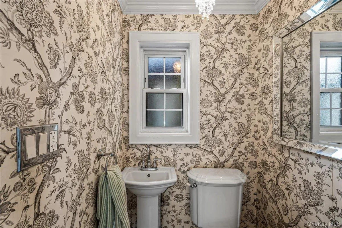 5 Ash Street, Hempstead, NY, 4 Bedrooms Bedrooms, 8 Rooms Rooms,2 BathroomsBathrooms,Residential,For Rent,Ash,0,1051422 5 Ash Street, Hempstead, NY, 4 Bedrooms Bedrooms, 8 Rooms Rooms,2 BathroomsBathrooms,Residential,For Rent,Ash,0,1051422