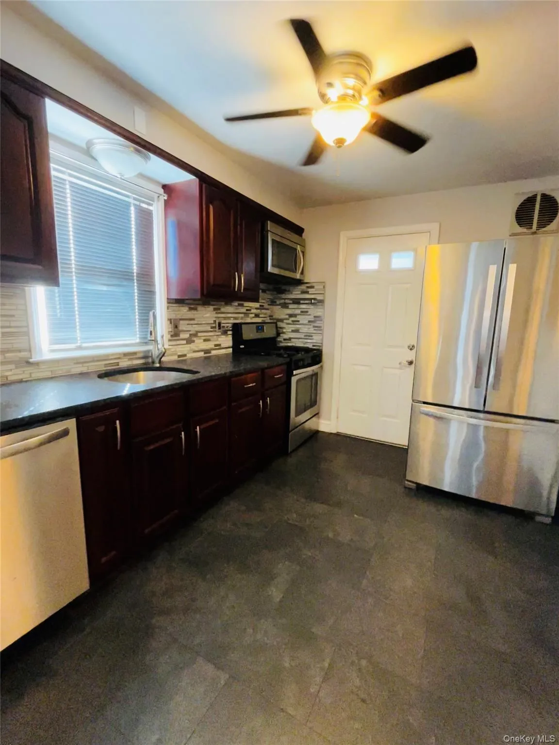 21 Northview Terrace, Yonkers, NY, 2 Bedrooms Bedrooms, 7 Rooms Rooms,1 BathroomBathrooms,Residential Lease,For Rent,Northview,0,1051424 21 Northview Terrace, Yonkers, NY, 2 Bedrooms Bedrooms, 7 Rooms Rooms,1 BathroomBathrooms,Residential Lease,For Rent,Northview,0,1051424