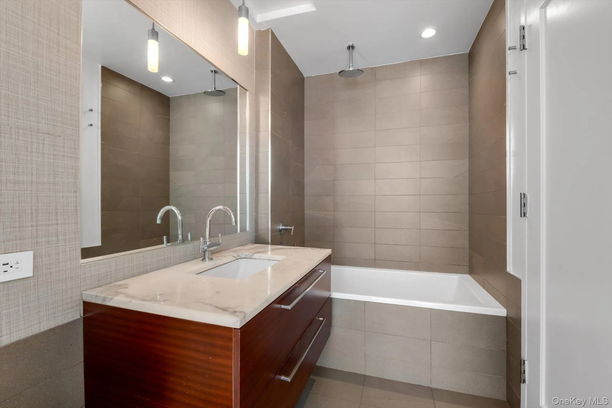 24-15 Queens Plaza N, New York, NY, 1 Bedroom Bedrooms, 4 Rooms Rooms,1 BathroomBathrooms,Residential Lease,For Rent,Queens Plaza N,0,1051430 24-15 Queens Plaza N, New York, NY, 1 Bedroom Bedrooms, 4 Rooms Rooms,1 BathroomBathrooms,Residential Lease,For Rent,Queens Plaza N,0,1051430
