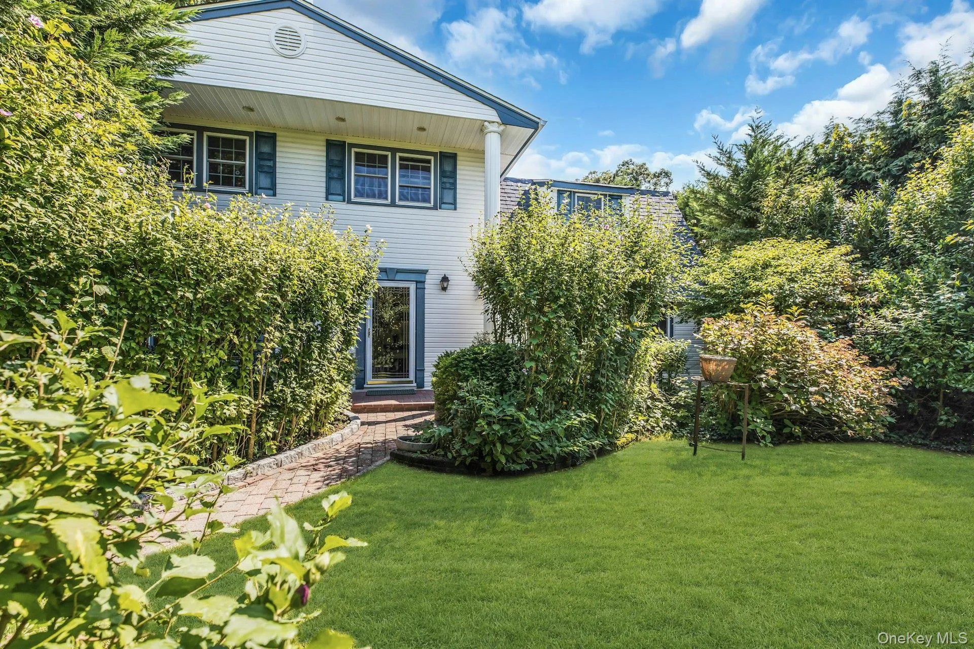 64 Amy Drive, Islip, NY, 5 Bedrooms Bedrooms, 9 Rooms Rooms,2 BathroomsBathrooms,Residential,For Rent,Amy,0,1051436 64 Amy Drive, Islip, NY, 5 Bedrooms Bedrooms, 9 Rooms Rooms,2 BathroomsBathrooms,Residential,For Rent,Amy,0,1051436