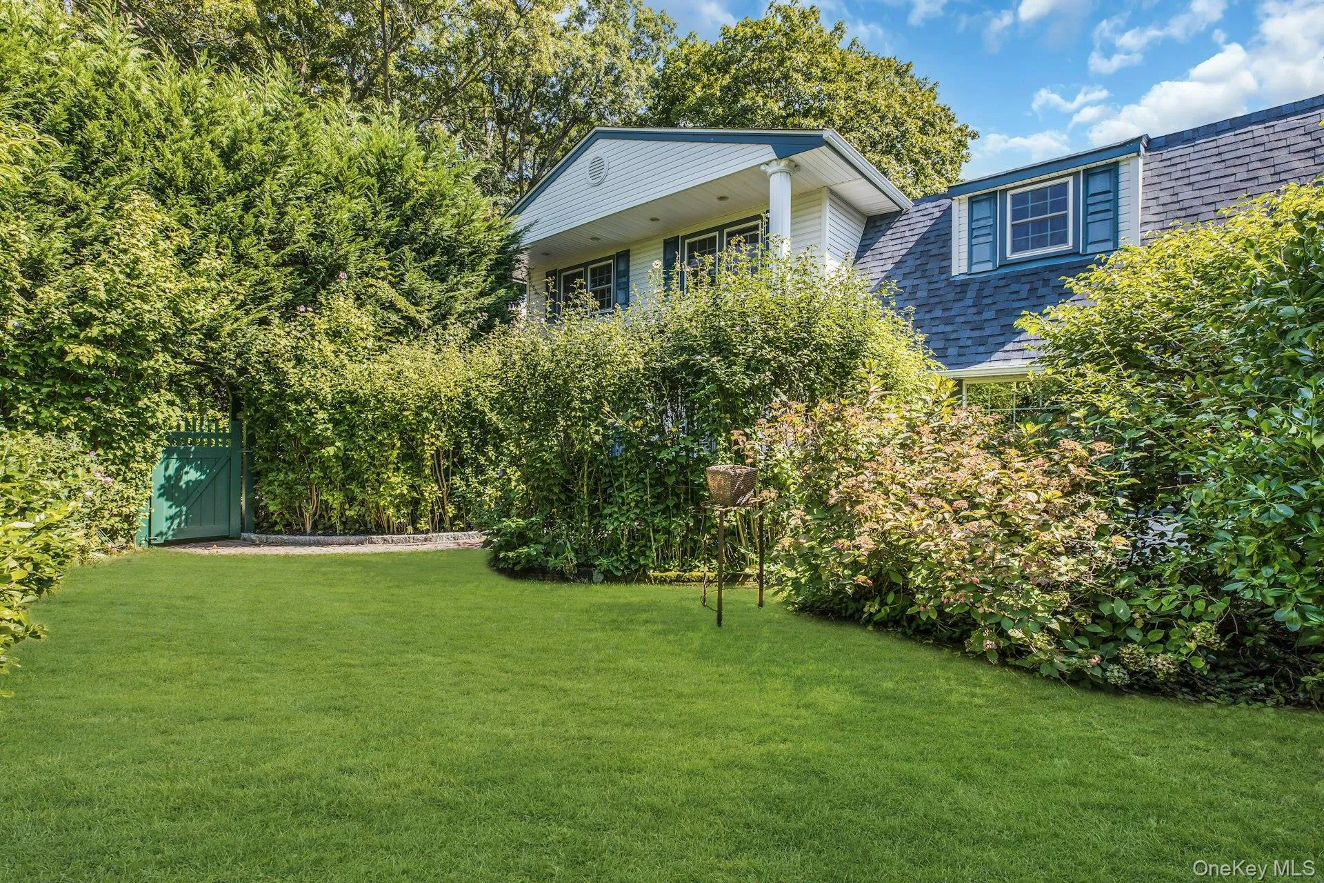 64 Amy Drive, Islip, NY, 5 Bedrooms Bedrooms, 9 Rooms Rooms,2 BathroomsBathrooms,Residential,For Rent,Amy,0,1051436 64 Amy Drive, Islip, NY, 5 Bedrooms Bedrooms, 9 Rooms Rooms,2 BathroomsBathrooms,Residential,For Rent,Amy,0,1051436