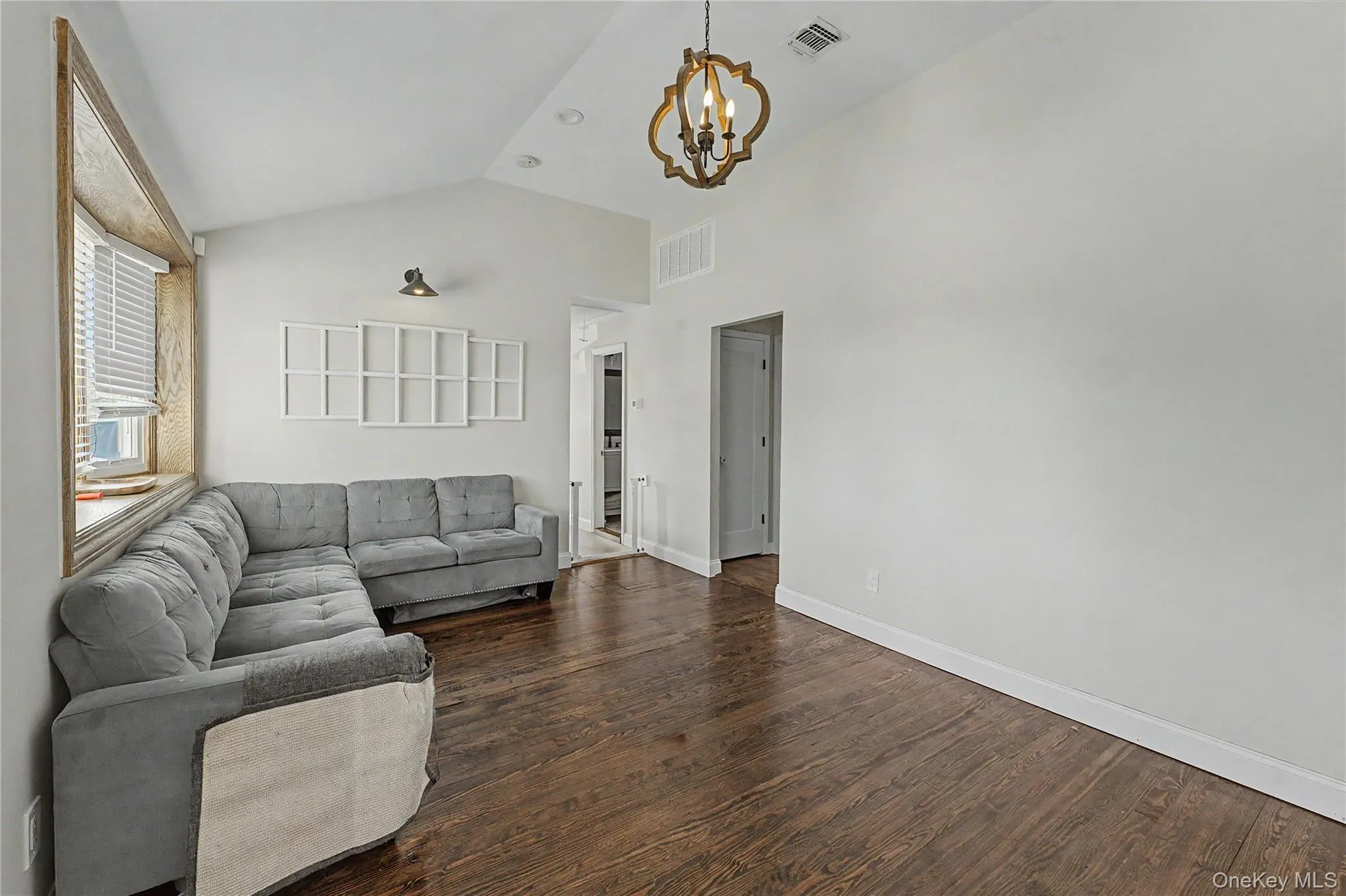 410 10th Street, West Babylon, NY, 2 Bedrooms Bedrooms, 5 Rooms Rooms,1 BathroomBathrooms,Residential,For Rent,10th,0,1051439 410 10th Street, West Babylon, NY, 2 Bedrooms Bedrooms, 5 Rooms Rooms,1 BathroomBathrooms,Residential,For Rent,10th,0,1051439