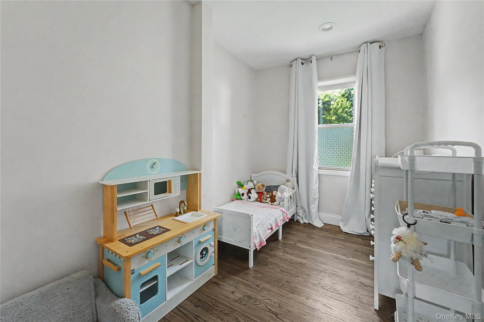 410 10th Street, West Babylon, NY, 2 Bedrooms Bedrooms, 5 Rooms Rooms,1 BathroomBathrooms,Residential,For Rent,10th,0,1051439 410 10th Street, West Babylon, NY, 2 Bedrooms Bedrooms, 5 Rooms Rooms,1 BathroomBathrooms,Residential,For Rent,10th,0,1051439