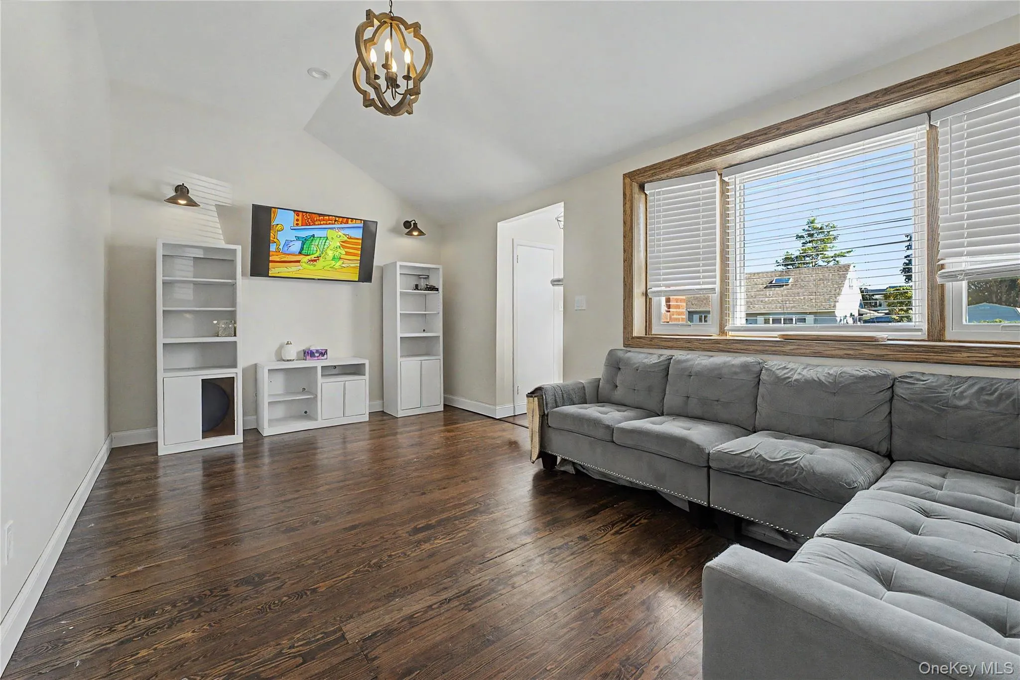 410 10th Street, West Babylon, NY, 2 Bedrooms Bedrooms, 5 Rooms Rooms,1 BathroomBathrooms,Residential,For Rent,10th,0,1051439 410 10th Street, West Babylon, NY, 2 Bedrooms Bedrooms, 5 Rooms Rooms,1 BathroomBathrooms,Residential,For Rent,10th,0,1051439
