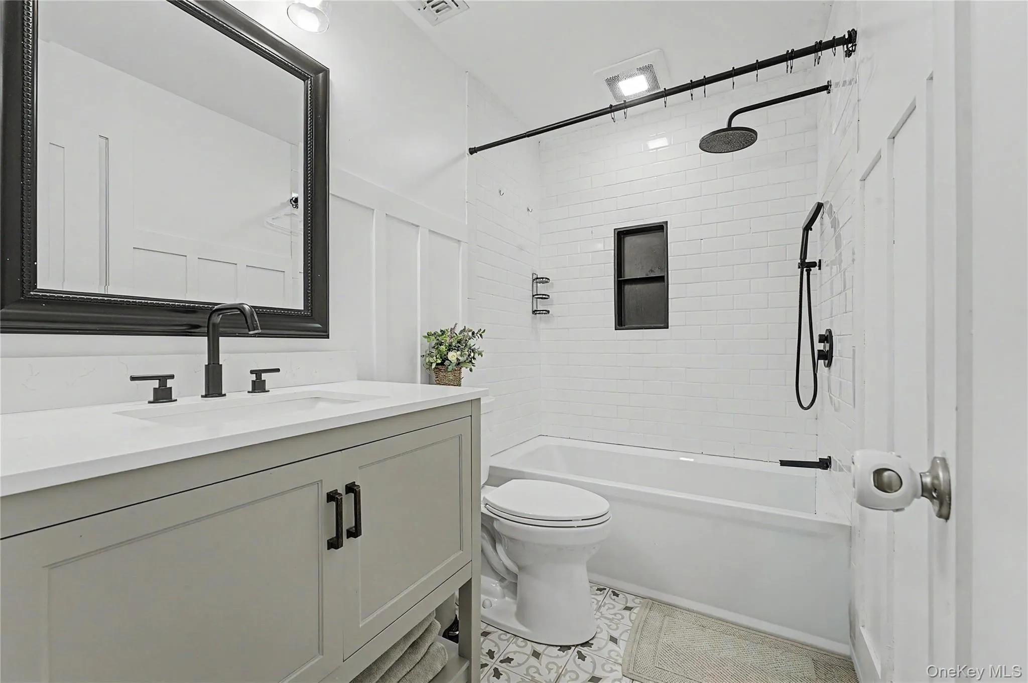 410 10th Street, West Babylon, NY, 2 Bedrooms Bedrooms, 5 Rooms Rooms,1 BathroomBathrooms,Residential,For Rent,10th,0,1051439 410 10th Street, West Babylon, NY, 2 Bedrooms Bedrooms, 5 Rooms Rooms,1 BathroomBathrooms,Residential,For Rent,10th,0,1051439
