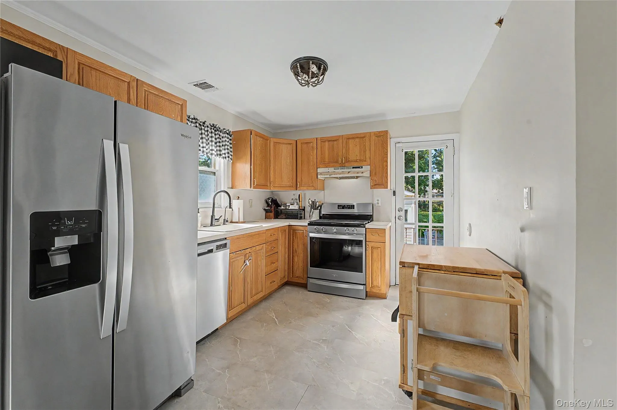 410 10th Street, West Babylon, NY, 2 Bedrooms Bedrooms, 5 Rooms Rooms,1 BathroomBathrooms,Residential,For Rent,10th,0,1051439 410 10th Street, West Babylon, NY, 2 Bedrooms Bedrooms, 5 Rooms Rooms,1 BathroomBathrooms,Residential,For Rent,10th,0,1051439