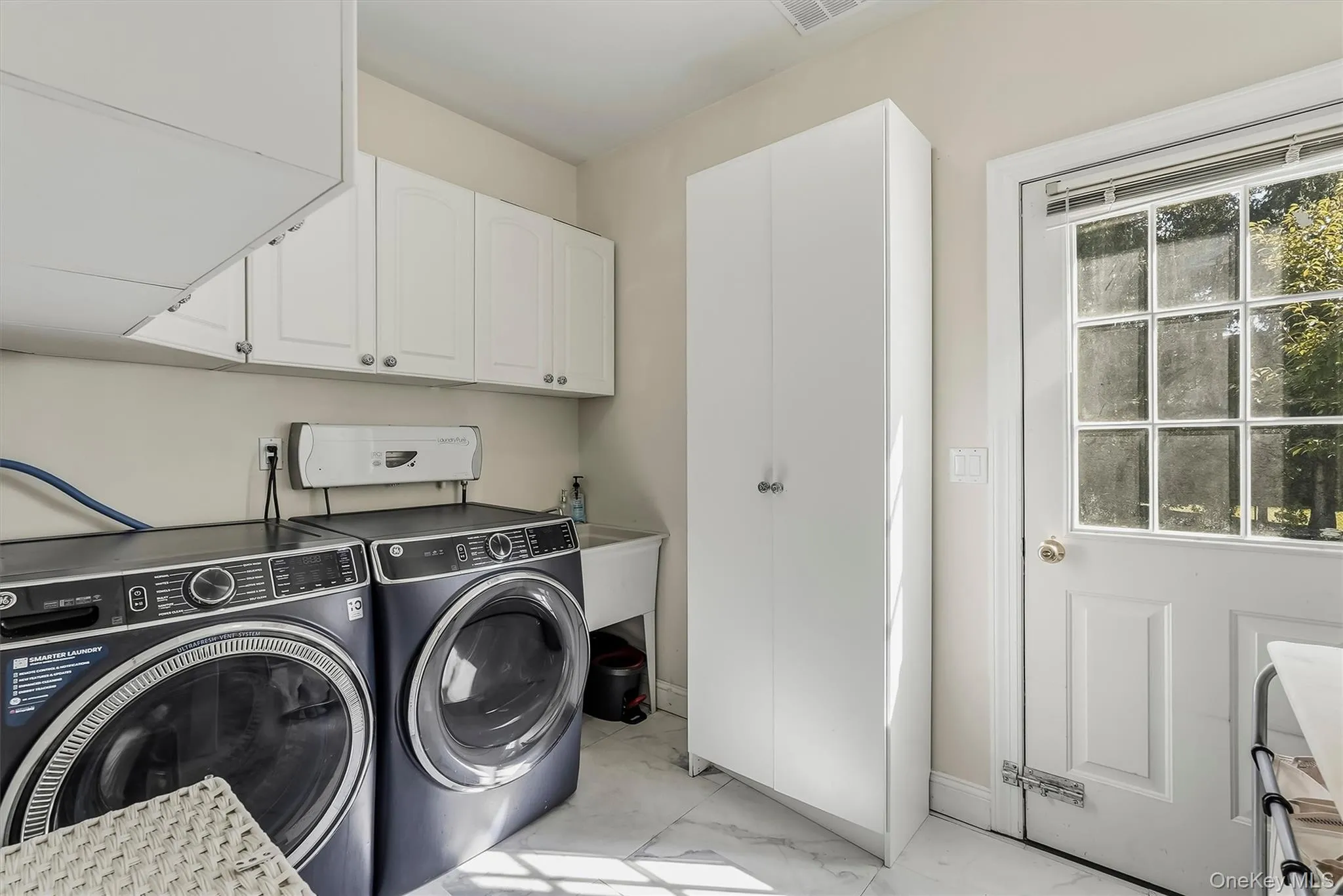 18 King Arthur Court, Clarkstown, NY, 6 Bedrooms Bedrooms, 19 Rooms Rooms,5 BathroomsBathrooms,Residential,For Rent,King Arthur,0,1051444 18 King Arthur Court, Clarkstown, NY, 6 Bedrooms Bedrooms, 19 Rooms Rooms,5 BathroomsBathrooms,Residential,For Rent,King Arthur,0,1051444