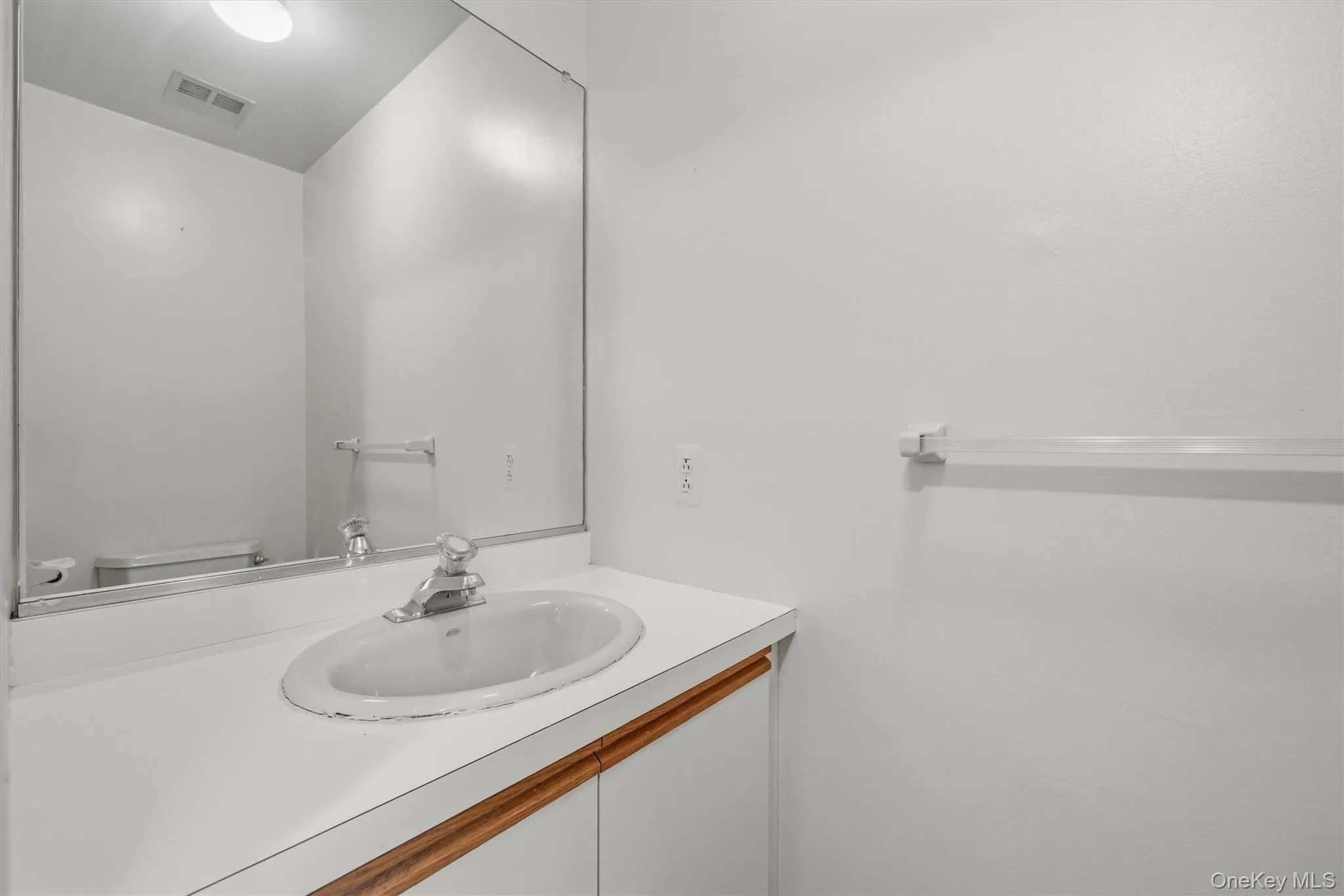6 Ryan Court, Clarkstown, NY, 2 Bedrooms Bedrooms, 6 Rooms Rooms,2 BathroomsBathrooms,Residential,For Rent,Ryan,0,1051447 6 Ryan Court, Clarkstown, NY, 2 Bedrooms Bedrooms, 6 Rooms Rooms,2 BathroomsBathrooms,Residential,For Rent,Ryan,0,1051447