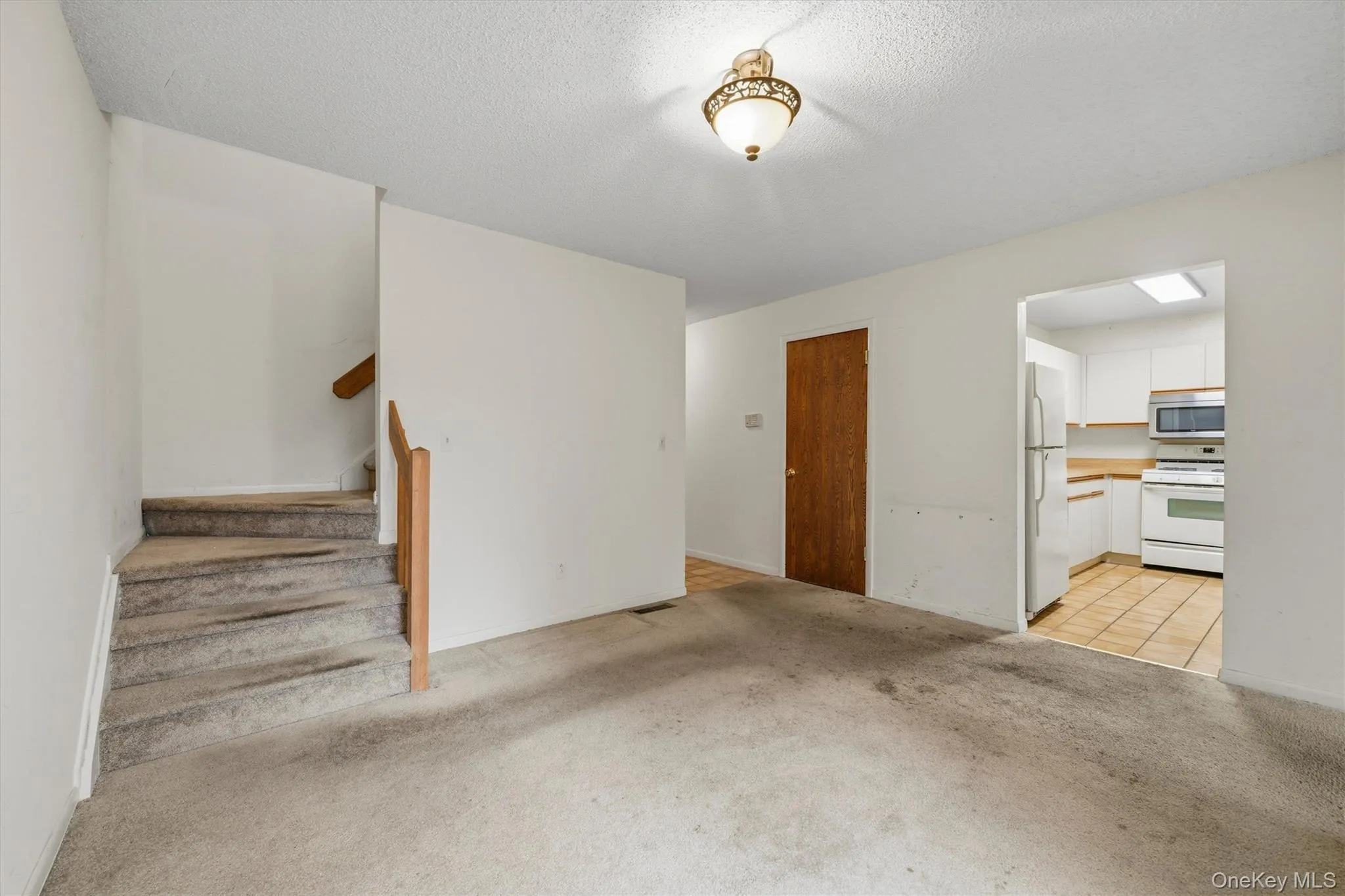 6 Ryan Court, Clarkstown, NY, 2 Bedrooms Bedrooms, 6 Rooms Rooms,2 BathroomsBathrooms,Residential,For Rent,Ryan,0,1051447 6 Ryan Court, Clarkstown, NY, 2 Bedrooms Bedrooms, 6 Rooms Rooms,2 BathroomsBathrooms,Residential,For Rent,Ryan,0,1051447