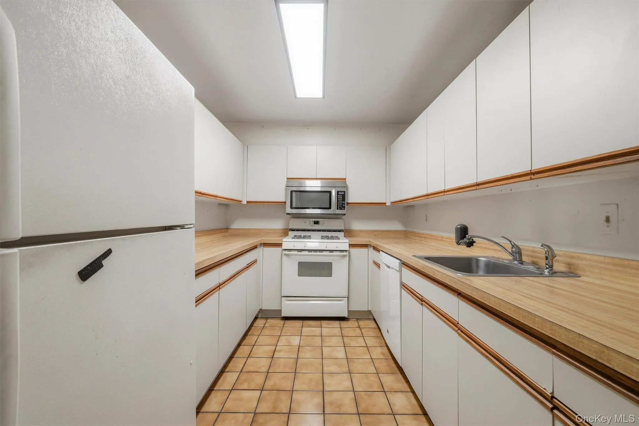 6 Ryan Court, Clarkstown, NY, 2 Bedrooms Bedrooms, 6 Rooms Rooms,2 BathroomsBathrooms,Residential,For Rent,Ryan,0,1051447 6 Ryan Court, Clarkstown, NY, 2 Bedrooms Bedrooms, 6 Rooms Rooms,2 BathroomsBathrooms,Residential,For Rent,Ryan,0,1051447