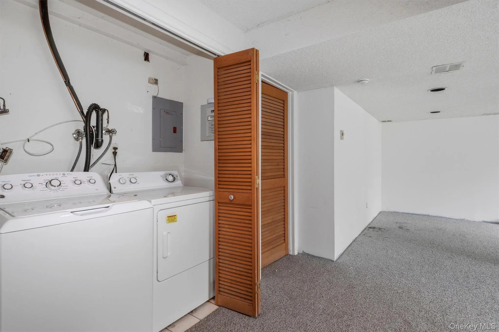 6 Ryan Court, Clarkstown, NY, 2 Bedrooms Bedrooms, 6 Rooms Rooms,2 BathroomsBathrooms,Residential,For Rent,Ryan,0,1051447 6 Ryan Court, Clarkstown, NY, 2 Bedrooms Bedrooms, 6 Rooms Rooms,2 BathroomsBathrooms,Residential,For Rent,Ryan,0,1051447