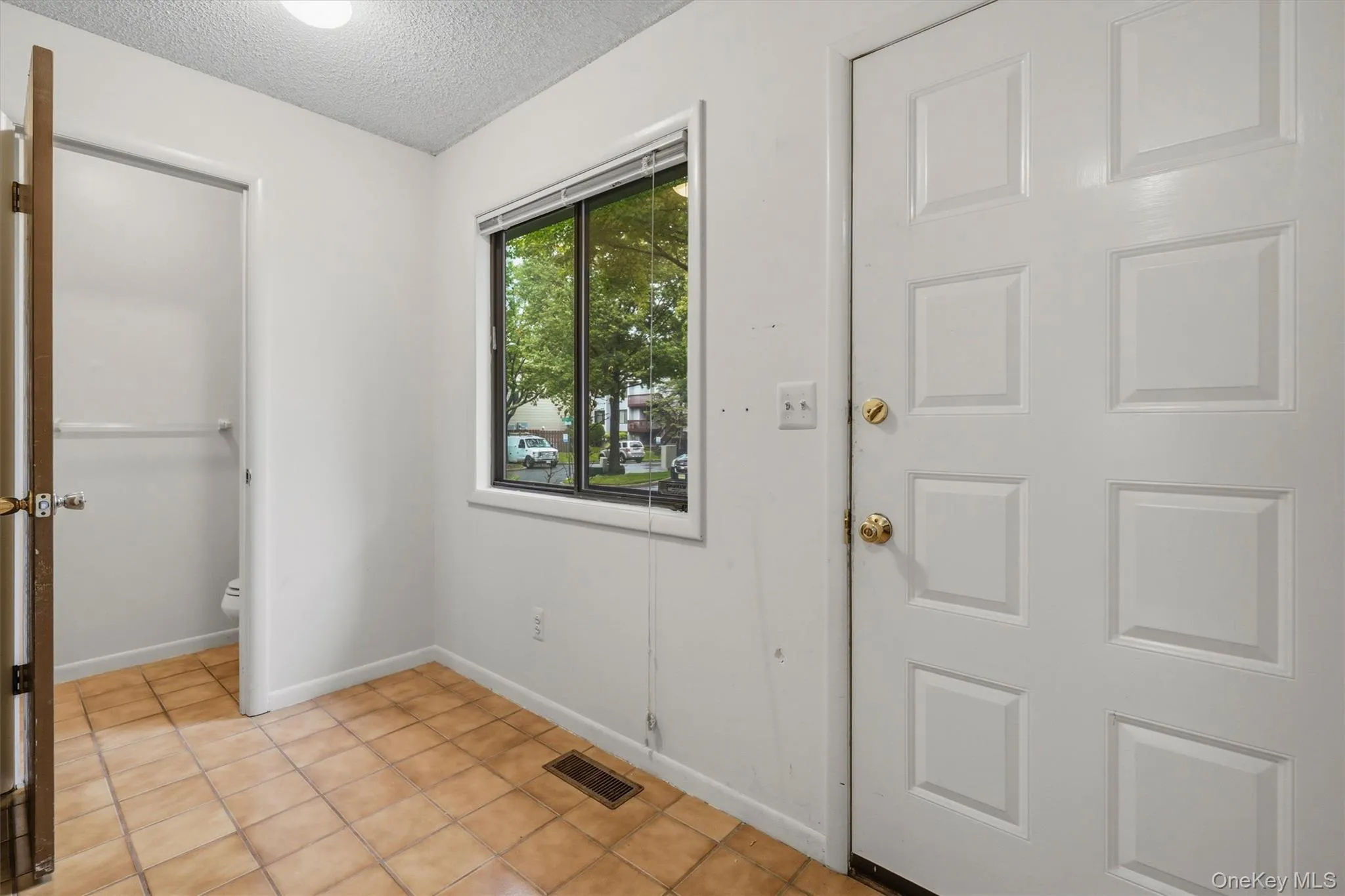 6 Ryan Court, Clarkstown, NY, 2 Bedrooms Bedrooms, 6 Rooms Rooms,2 BathroomsBathrooms,Residential,For Rent,Ryan,0,1051447 6 Ryan Court, Clarkstown, NY, 2 Bedrooms Bedrooms, 6 Rooms Rooms,2 BathroomsBathrooms,Residential,For Rent,Ryan,0,1051447