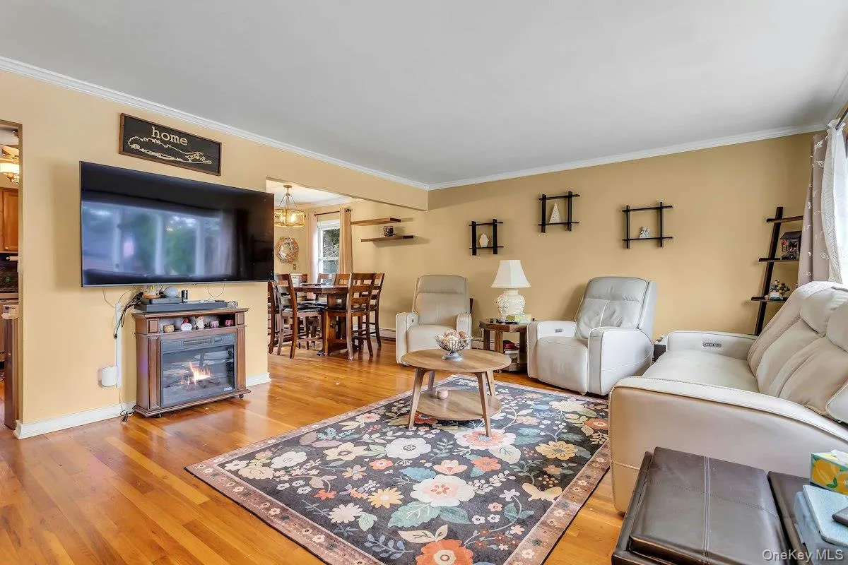 8 Summit Drive, Oyster Bay, NY, 4 Bedrooms Bedrooms, 7 Rooms Rooms,2 BathroomsBathrooms,Residential,For Rent,Summit,0,1051448 8 Summit Drive, Oyster Bay, NY, 4 Bedrooms Bedrooms, 7 Rooms Rooms,2 BathroomsBathrooms,Residential,For Rent,Summit,0,1051448